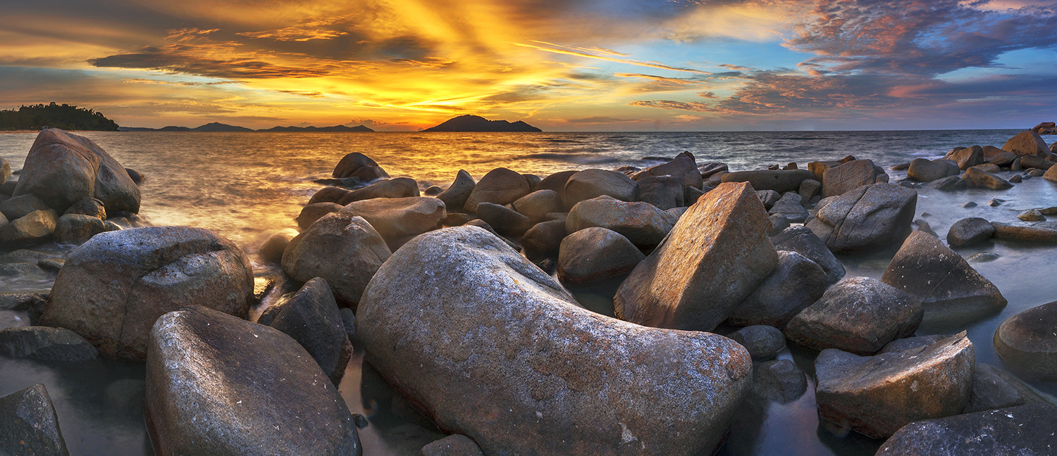 Nikon AF-S Nikkor 14-24mm F2.8G ED sample photo. Sunset panorama photography