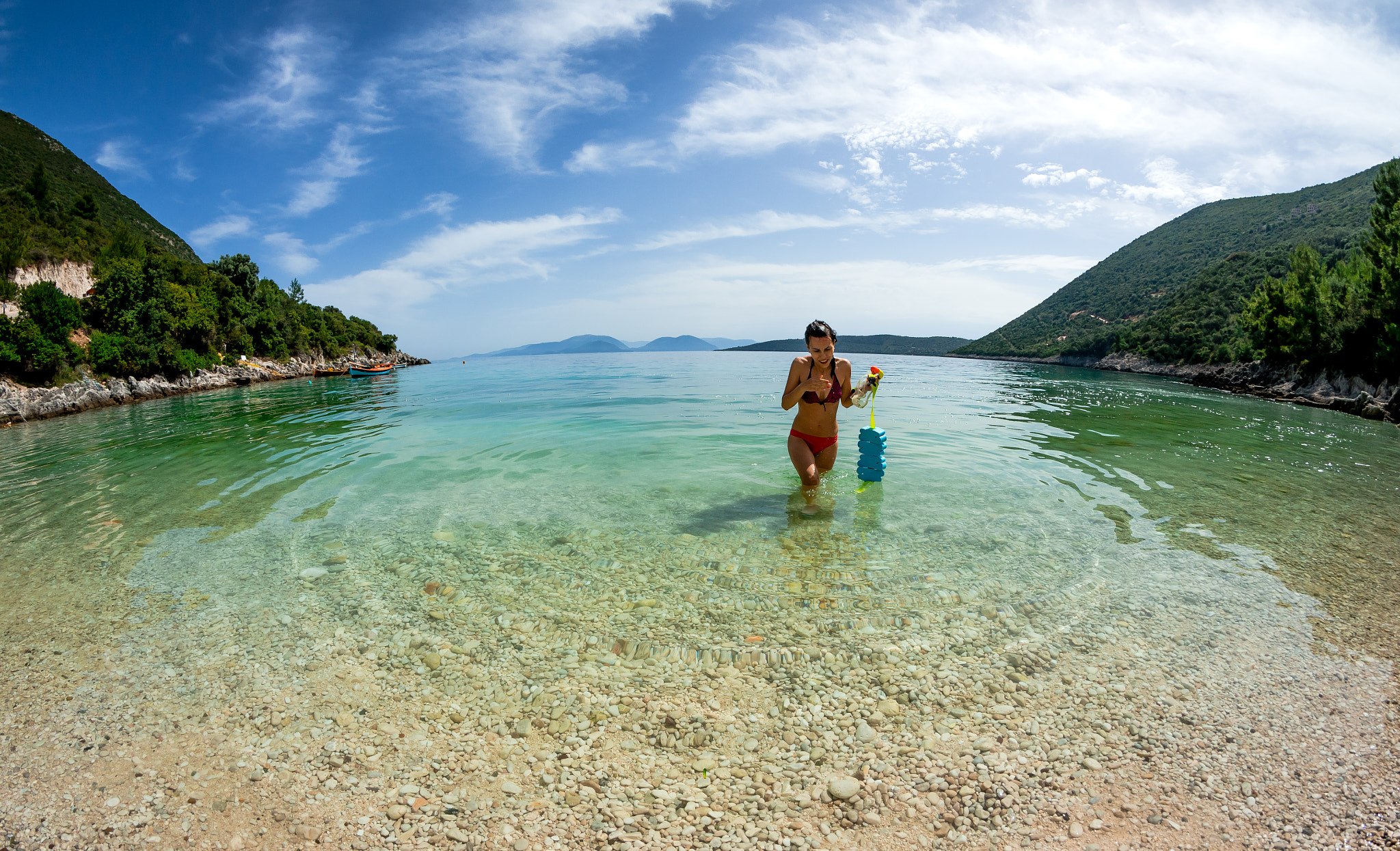 Nikon D7000 + Samyang 8mm F3.5 Aspherical IF MC Fisheye sample photo. Pretty cold... photography