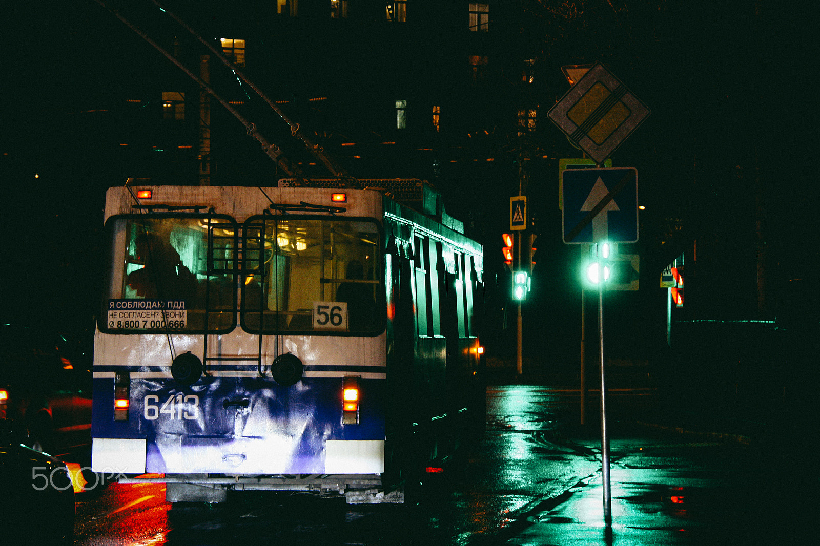 Canon EF-S 18-200mm F3.5-5.6 IS sample photo. Trolleybus photography