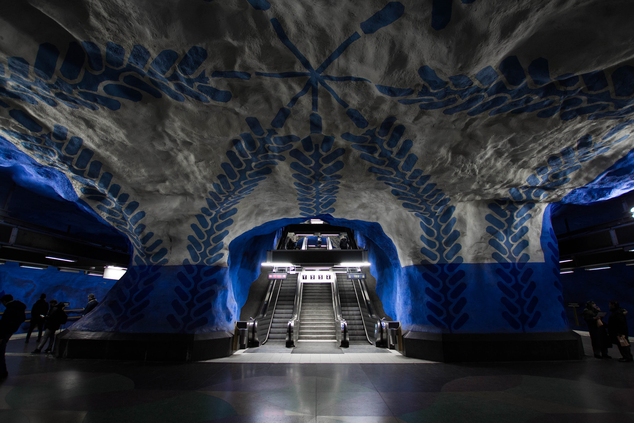 Sigma 10-20mm F3.5 EX DC HSM sample photo. Underground stockholm photography