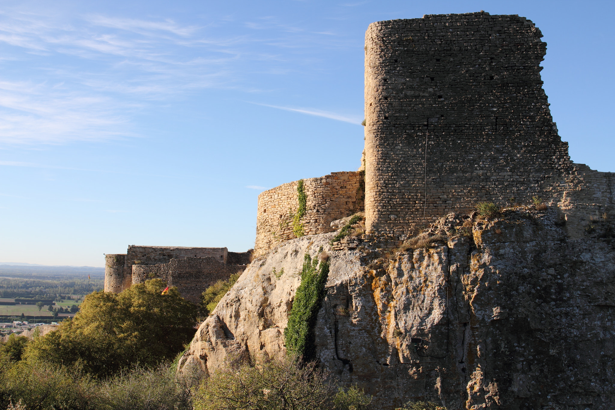 Canon EF 24-70mm F4L IS USM sample photo. Short stop at a wonderful roadtrip to spain photography