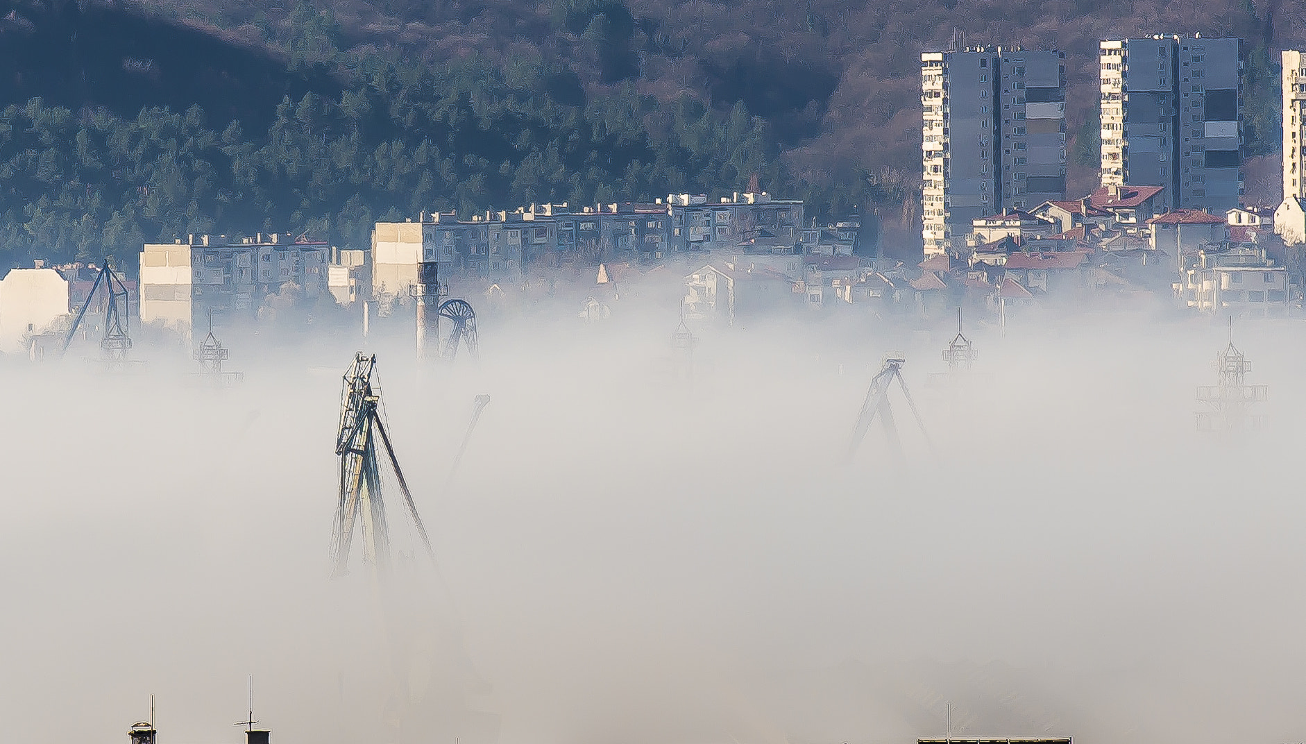 Nikon AF-S Nikkor 70-200mm F2.8G ED VR II sample photo. Fog photography