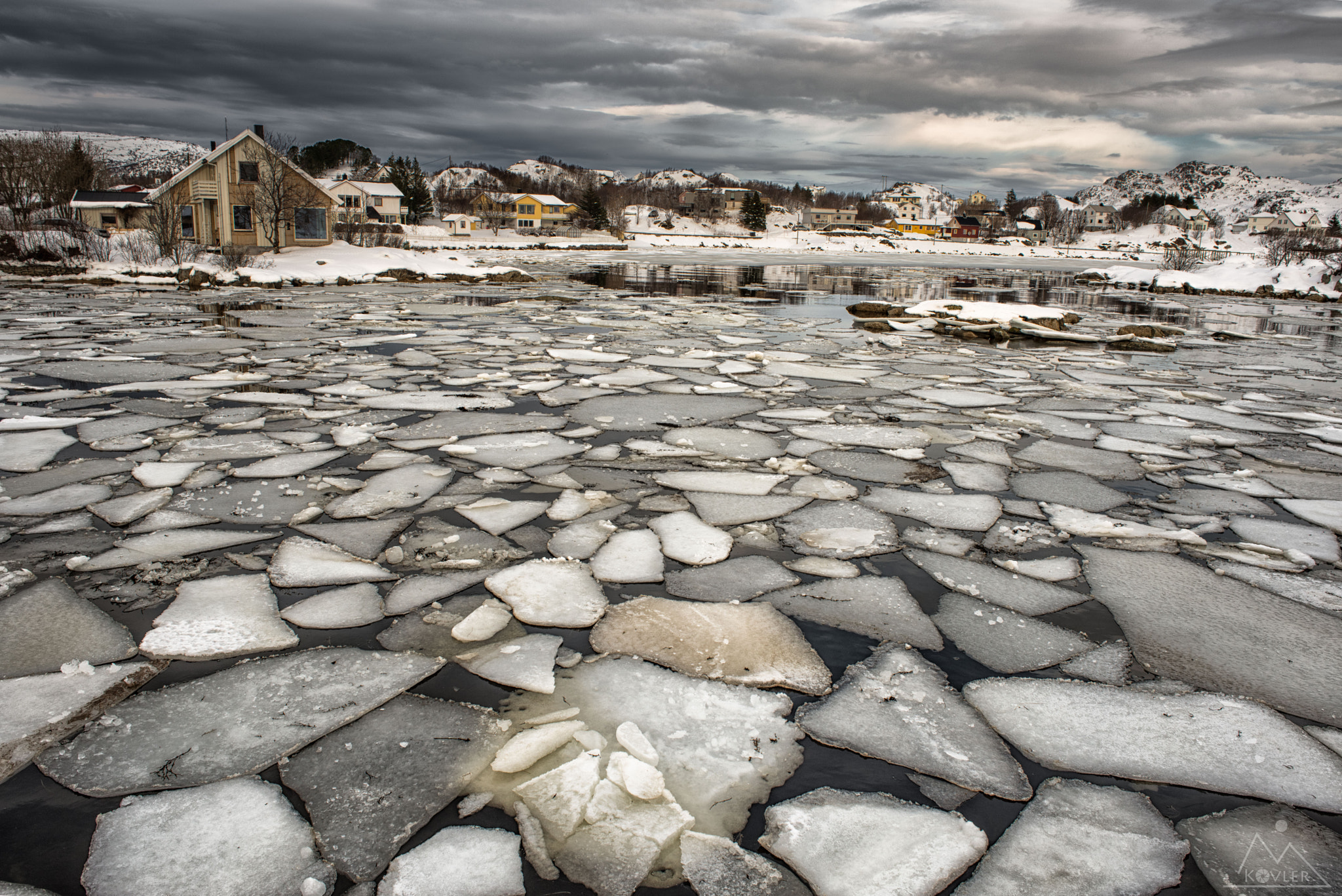 Nikon D800 + Nikon AF Nikkor 24mm F2.8D sample photo. 50 shades of gray photography