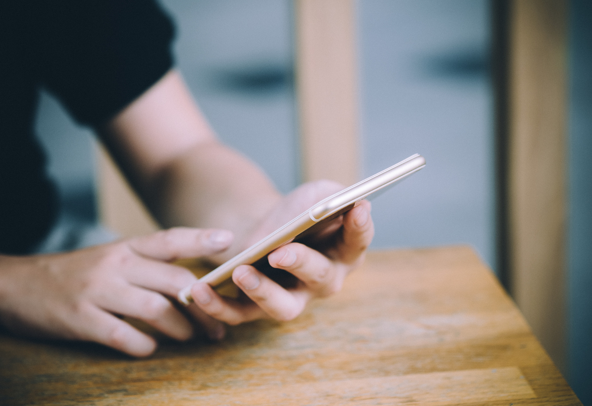 Fujifilm X-A2 sample photo. Young hipster woman using smartphone , online concept photography