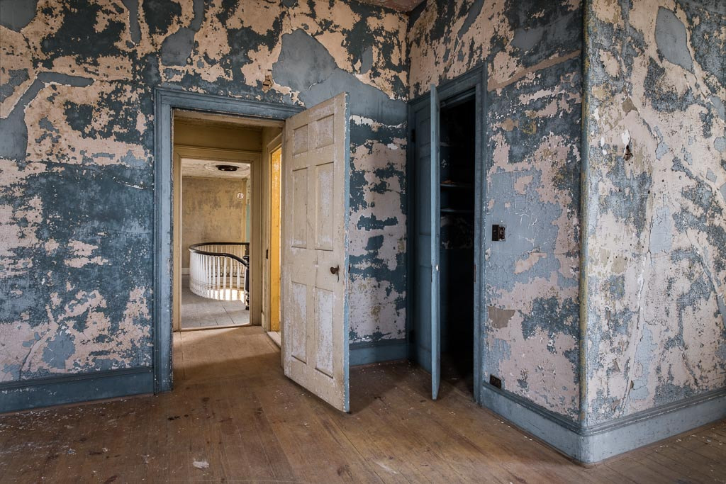 Fujifilm X-T2 + Fujifilm XF 10-24mm F4 R OIS sample photo. Blue room photography