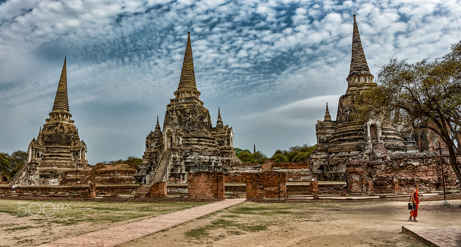 Nikon D3200 sample photo. Triple pagodas that enshrine relics of three kings in ayutthaya period at wat phra si sanphet photography