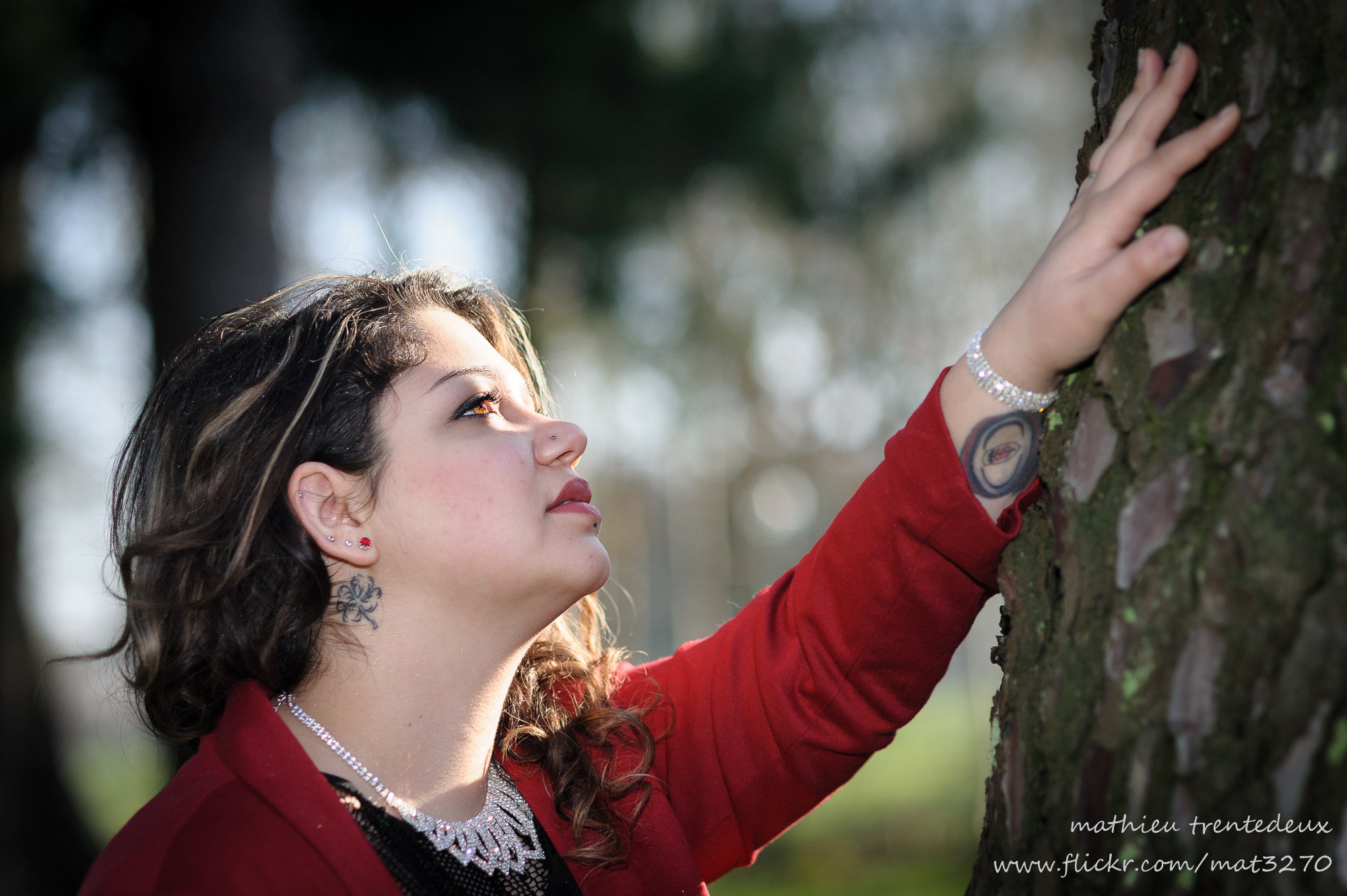Nikon D700 + AF Nikkor 85mm f/1.8 sample photo. Claudia, soleil de printemps 2 photography