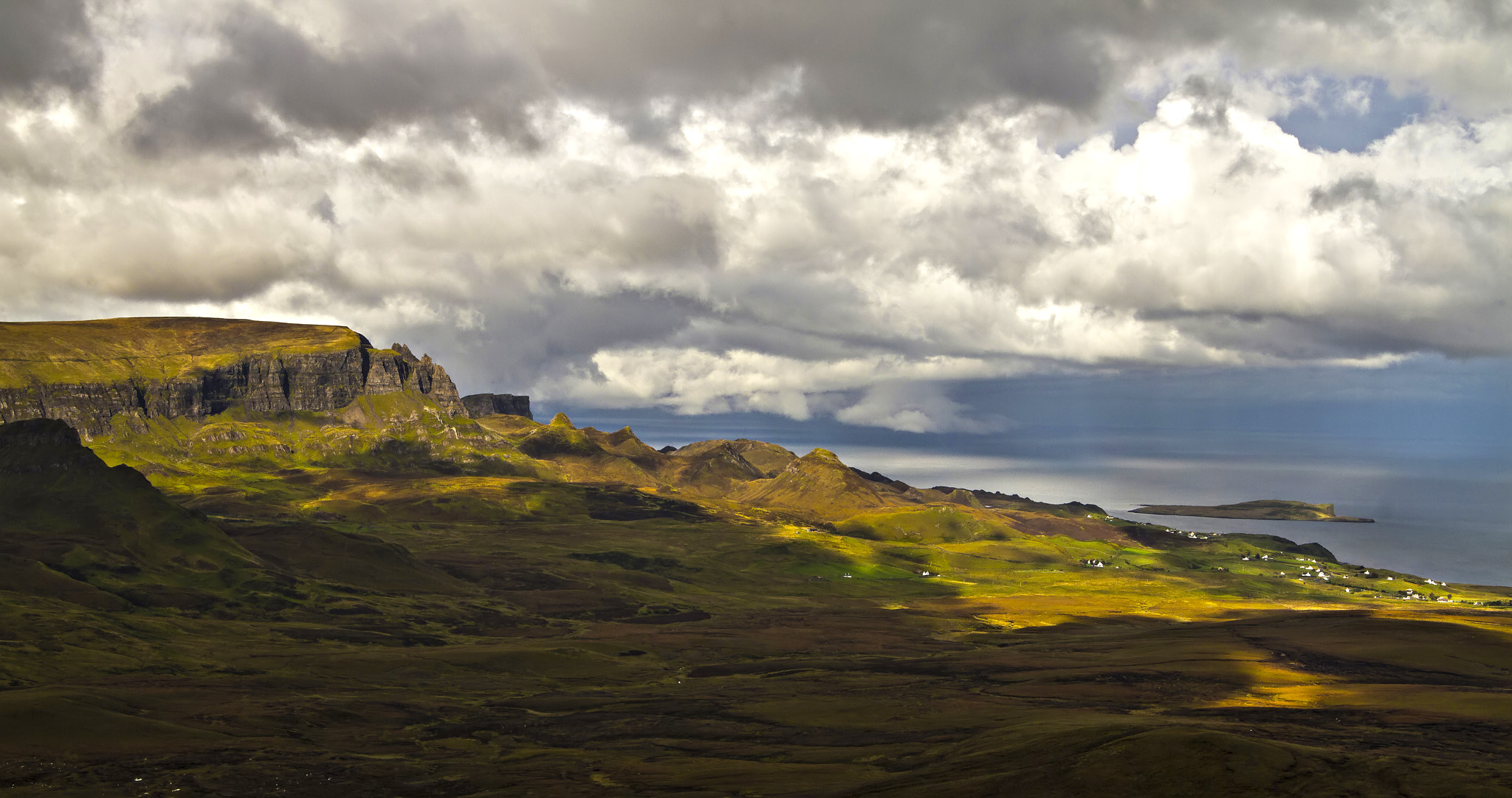 Canon EOS 7D + Canon EF-S 17-85mm F4-5.6 IS USM sample photo. Quiraing photography