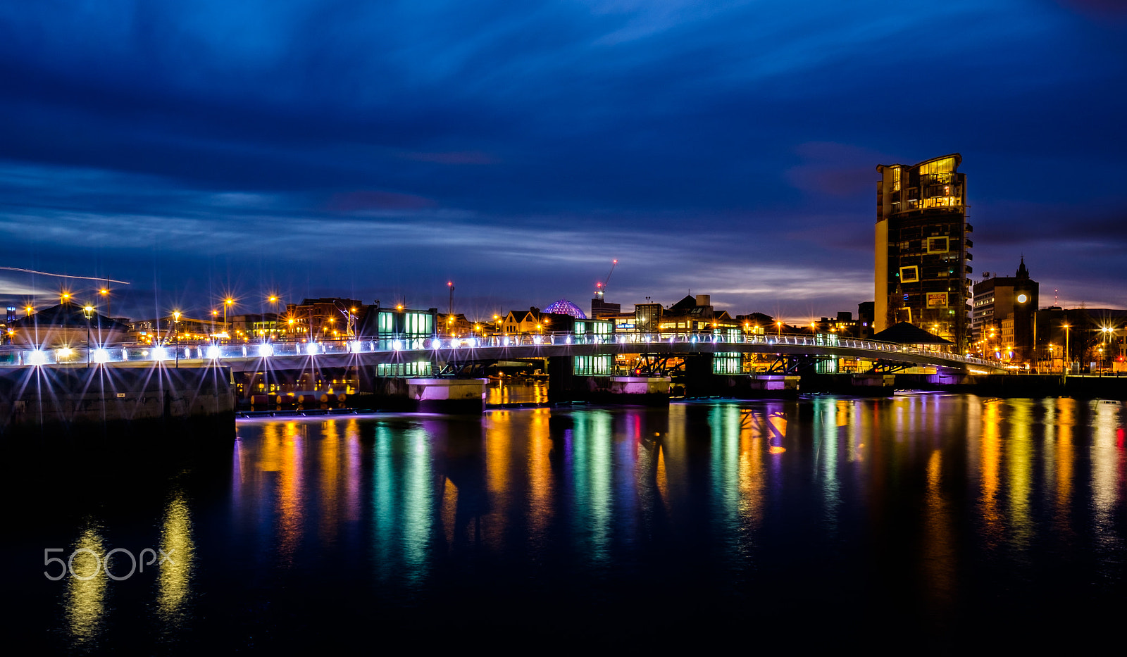 Fujifilm X-T1 + Fujifilm XF 16mm F1.4 R WR sample photo. Lagan weir footbridge photography