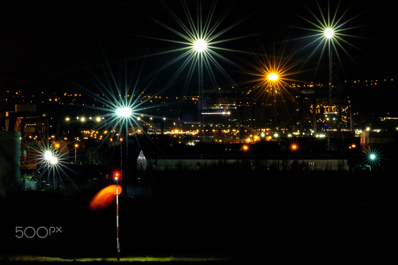 XF100-400mmF4.5-5.6 R LM OIS WR + 1.4x sample photo. Orange windsock photography