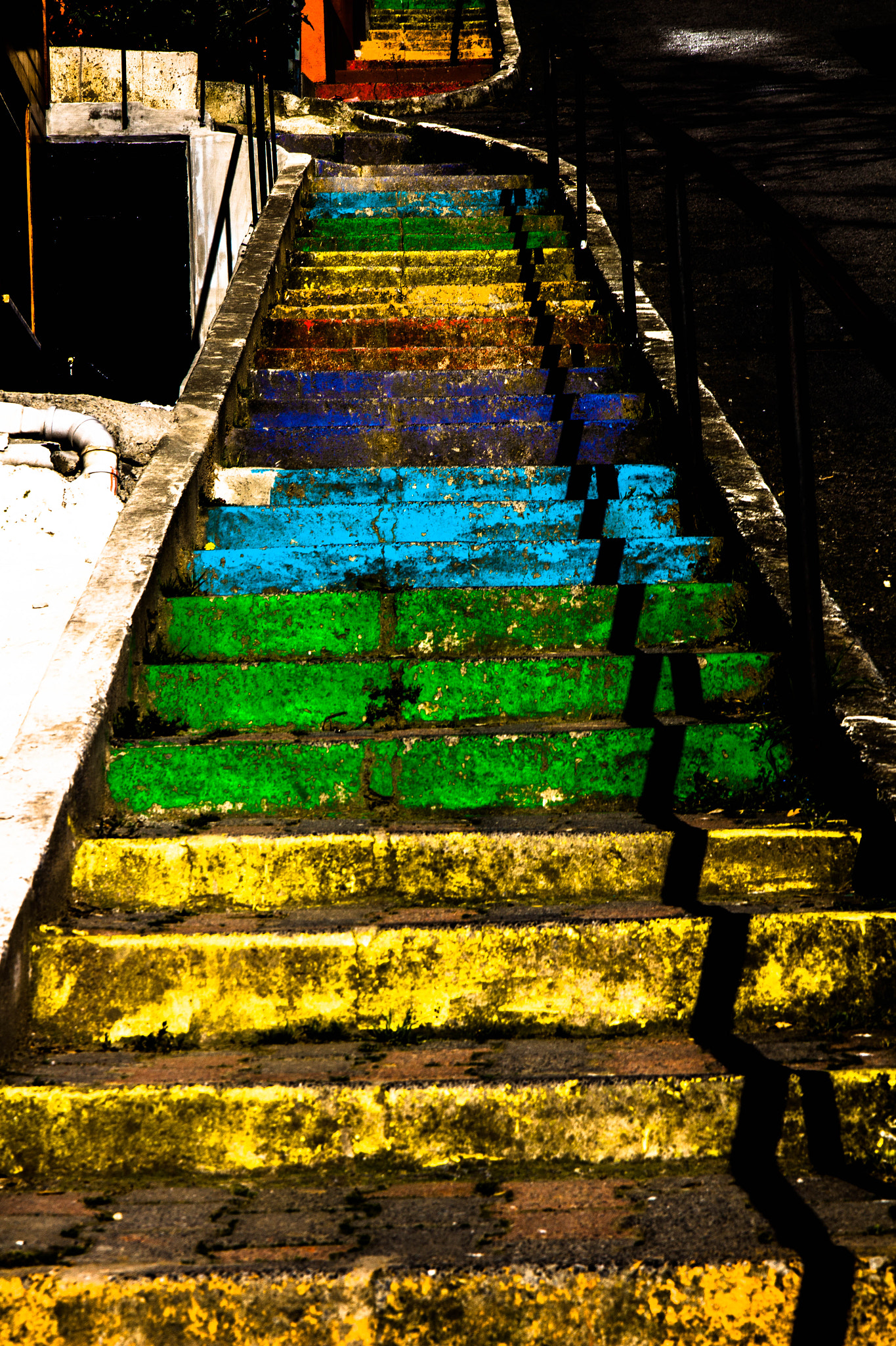 Canon EOS 650D (EOS Rebel T4i / EOS Kiss X6i) + Tamron AF 28-75mm F2.8 XR Di LD Aspherical (IF) sample photo. Colorful stairs photography