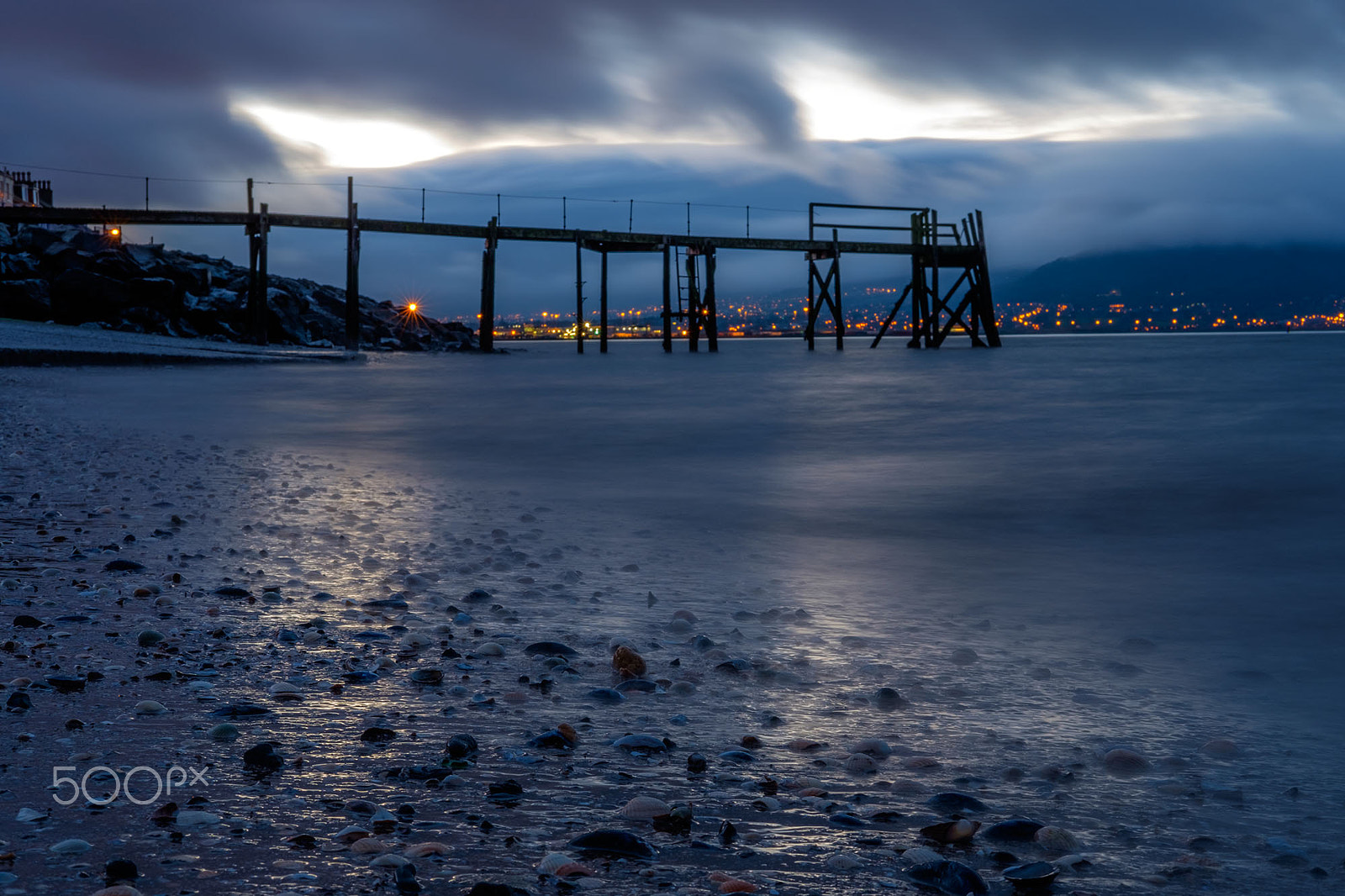 Fujifilm X-T1 + Fujifilm XF 35mm F2 R WR sample photo. Holywood jetty winter photography