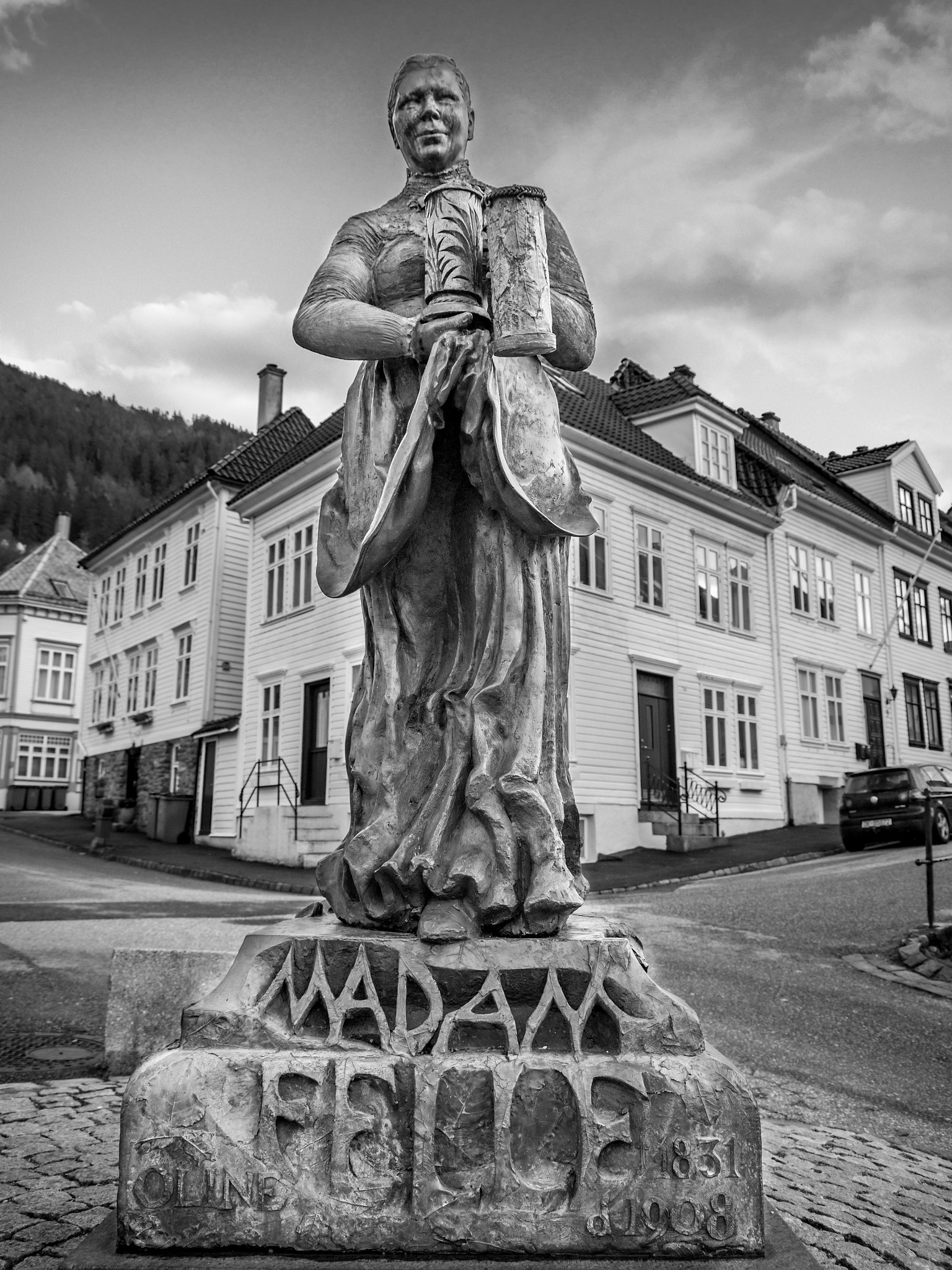 Samsung NX 18-55mm F3.5-5.6 OIS sample photo. "madam felle" photography