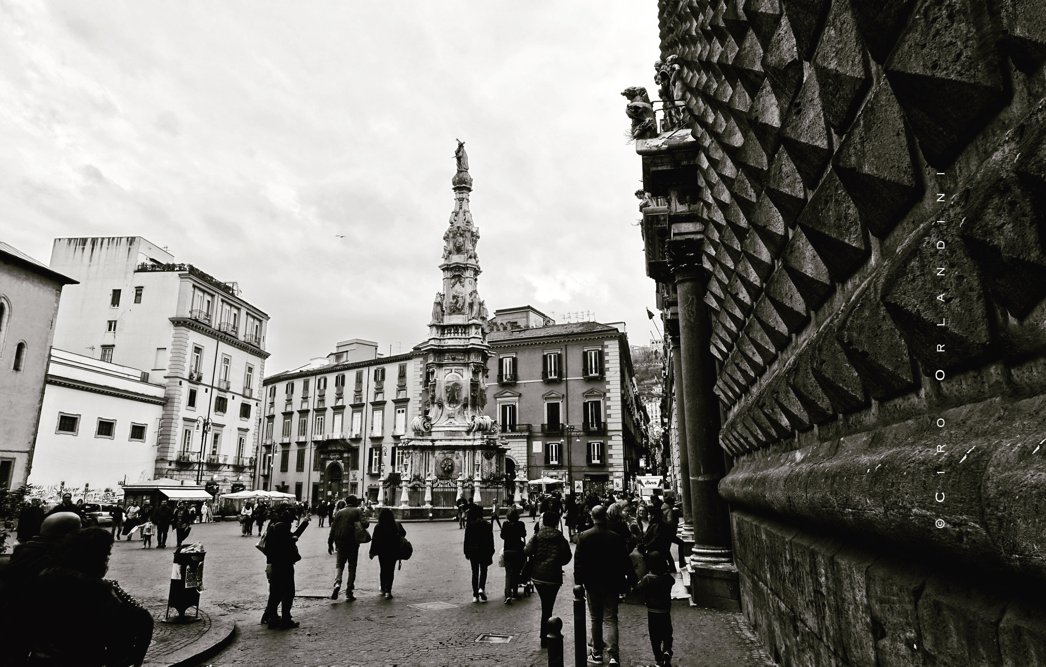 Sony 24-70mm F1.8-2.8 sample photo. Napoli street photography piazza del gesù photography