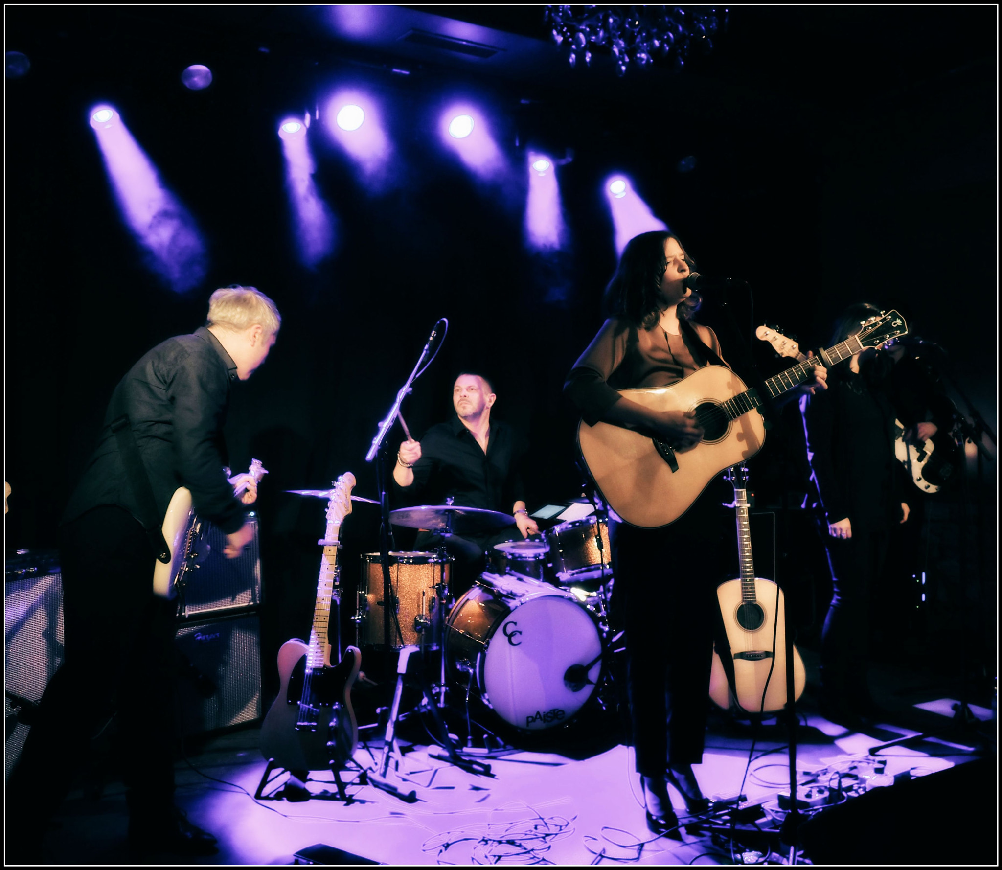 Olympus OM-D E-M1 Mark II + Olympus M.Zuiko Digital ED 12-40mm F2.8 Pro sample photo. Martina linn & band photography