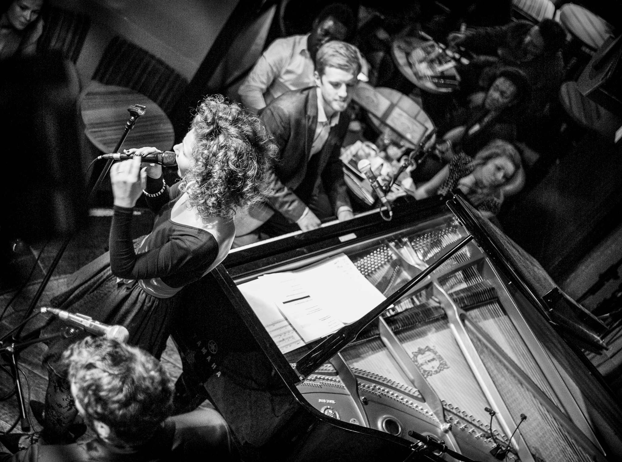 Leica Summilux-M 35mm F1.4 ASPH sample photo. Paris jazz photography