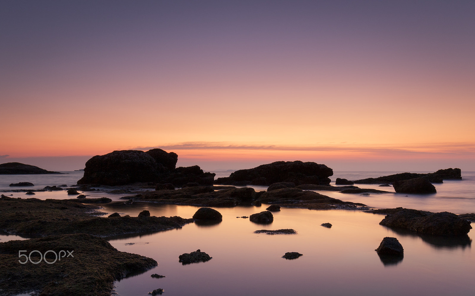 Canon EF 16-35mm F4L IS USM sample photo. Sunset in pattaya photography