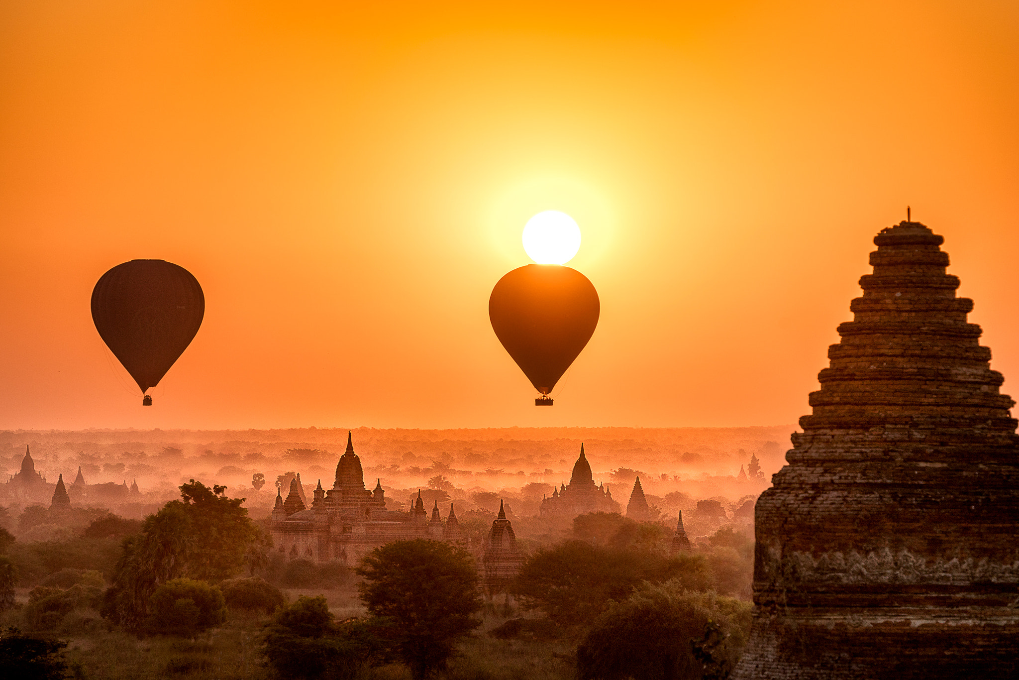 Sony a7R II + Sony FE 70-300mm F4.5-5.6 G OSS sample photo. Sunrise over bagan photography