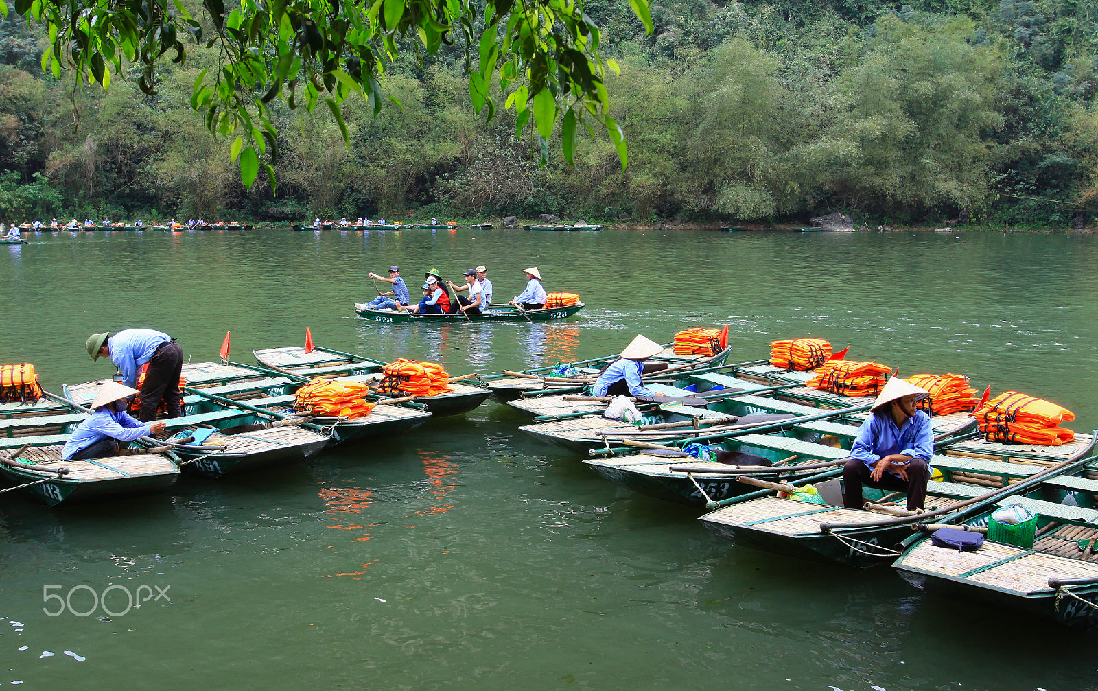 Canon EOS 50D + Canon EF 16-35mm F2.8L USM sample photo. Boat landing photography