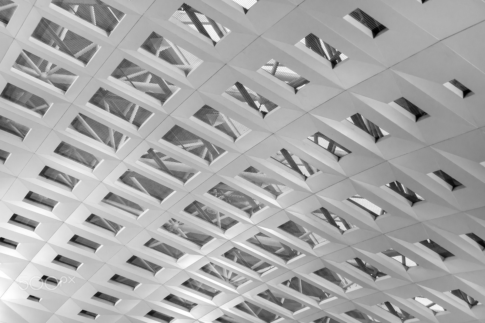 24-200mm F2.8 sample photo. Airport photography