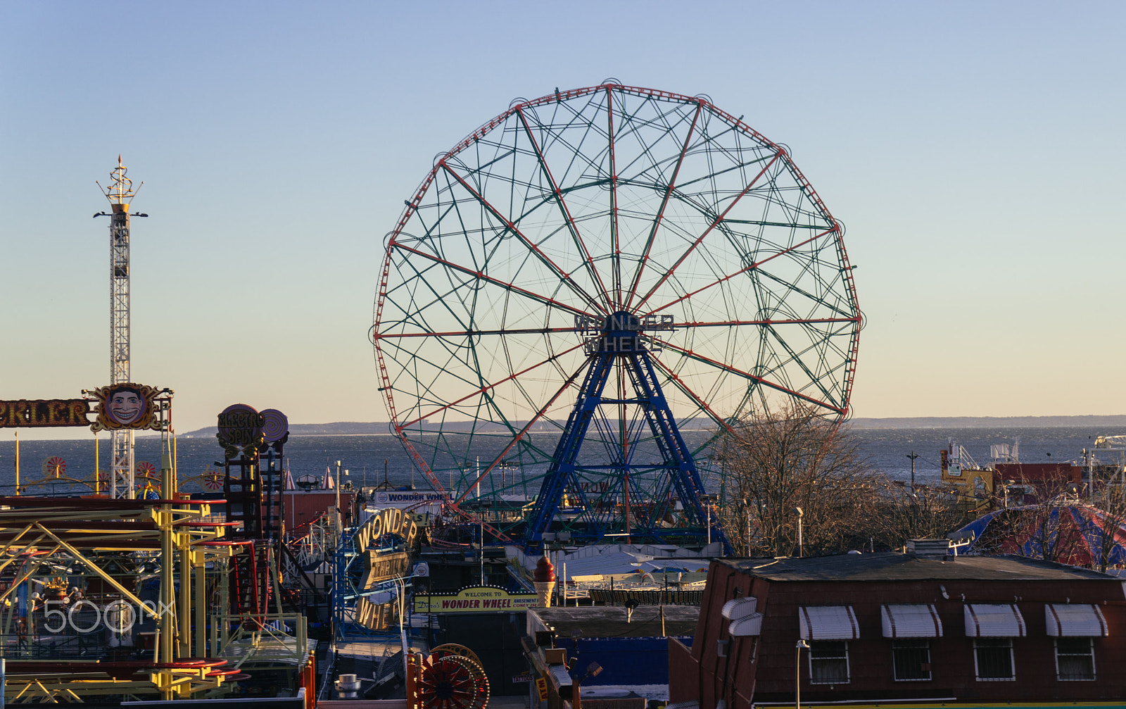 Sony a7R + Sony Vario Tessar T* FE 24-70mm F4 ZA OSS sample photo. The wheel of life never stops, be your best photography