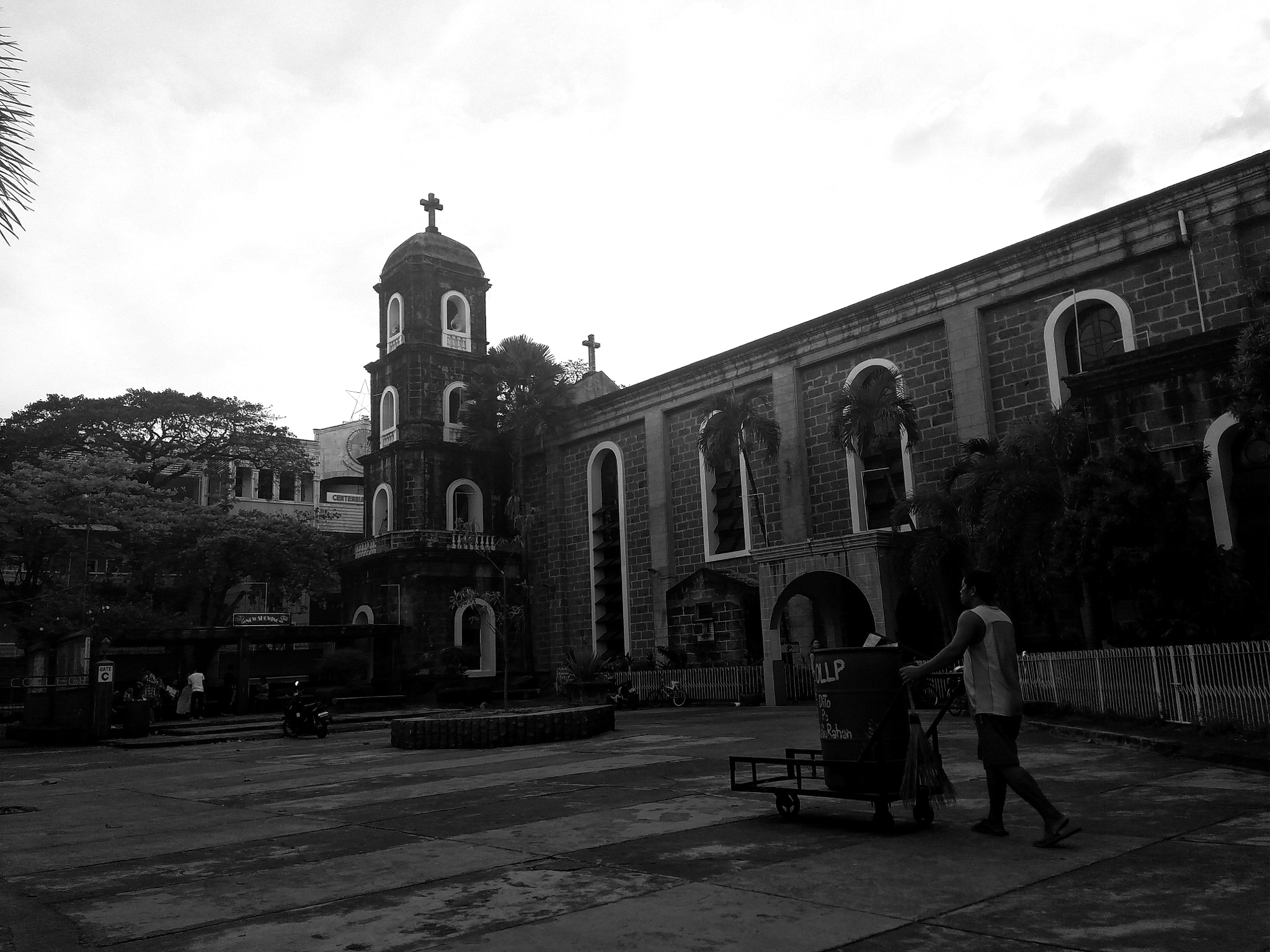 Samsung Galaxy E7 sample photo. Afternoon at church photography