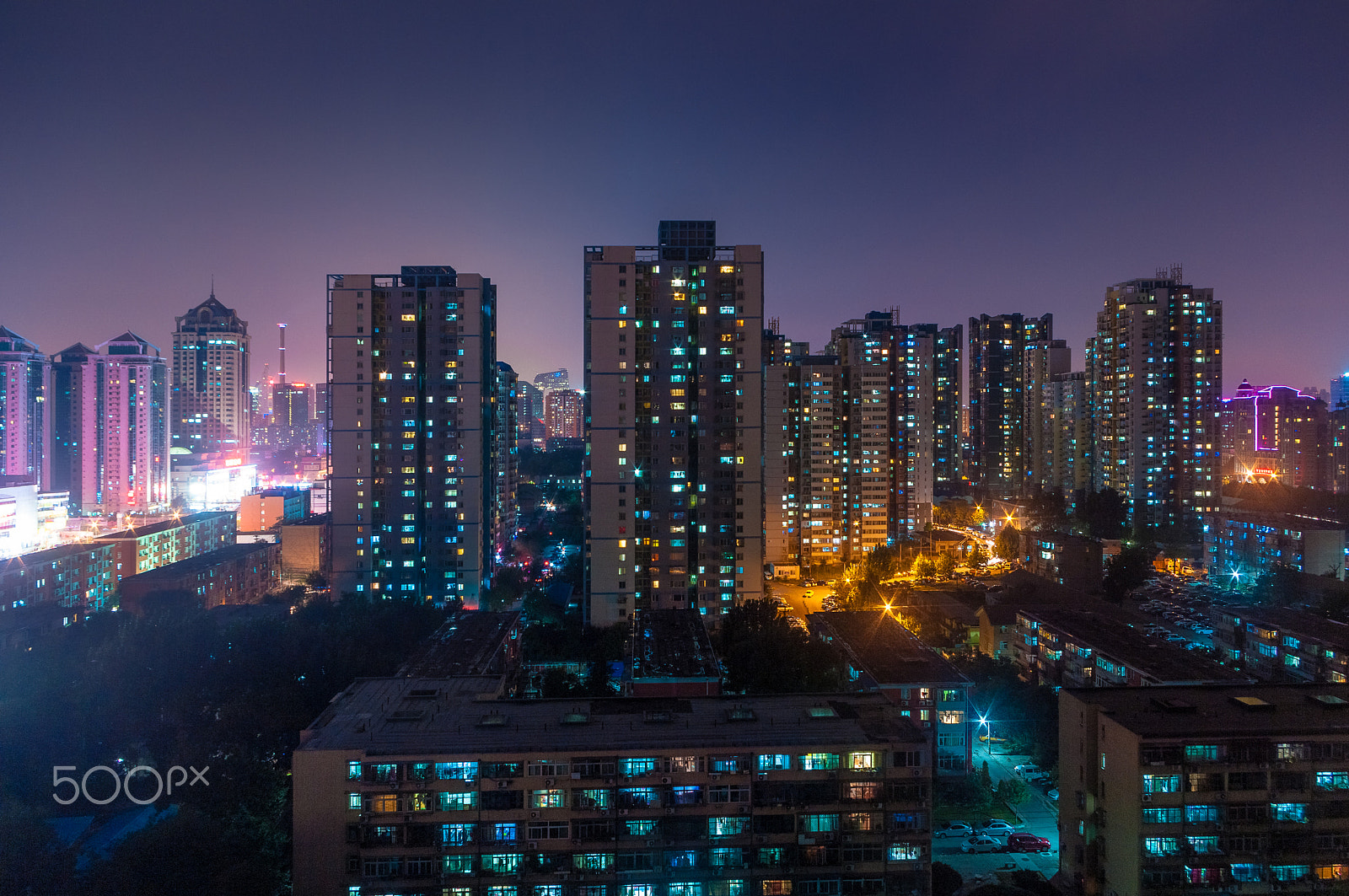 Pentax smc DA 18-55mm F3.5-5.6 ED AL II (IF) sample photo. Beijing's neon nightscape photography