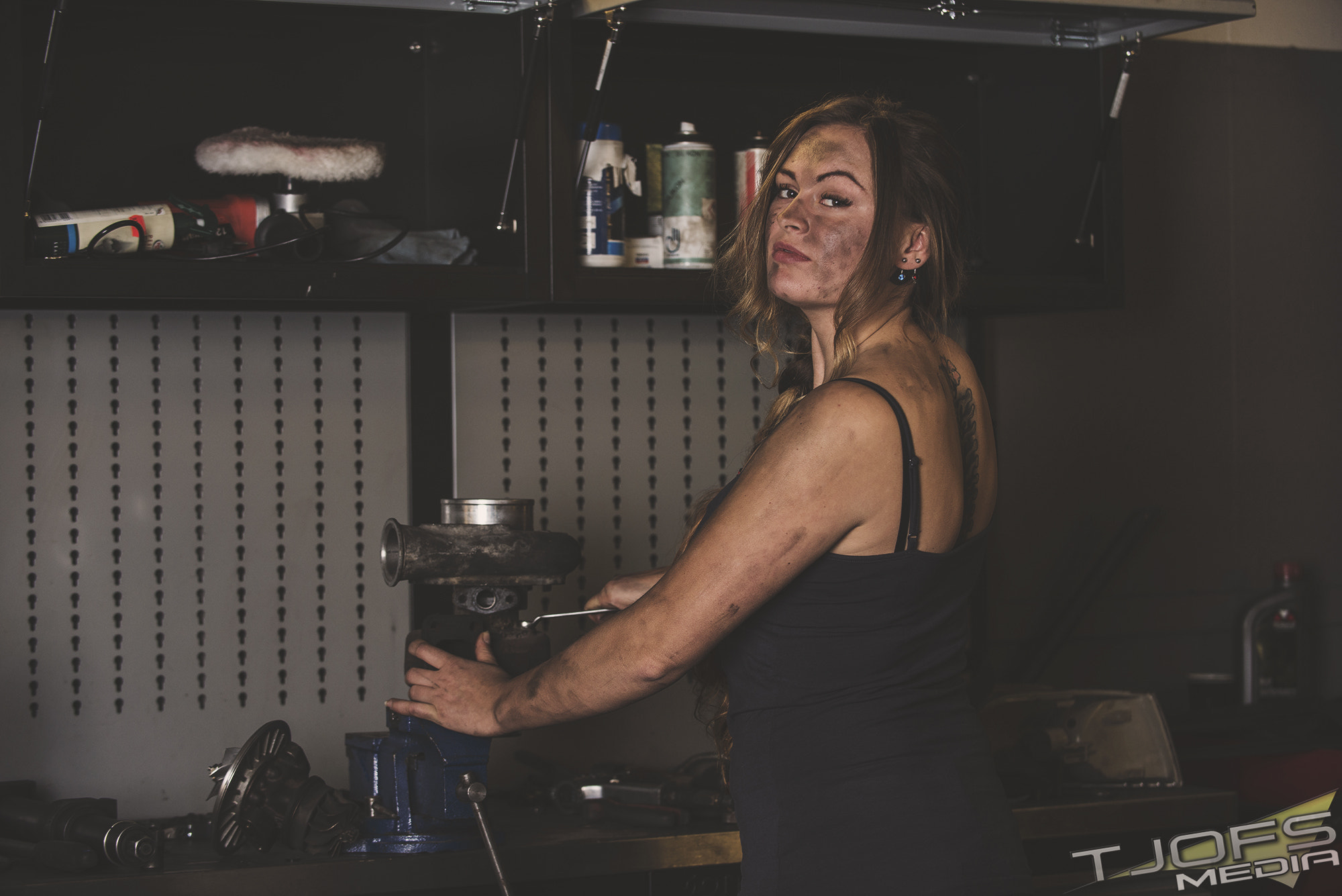 Nikon D800 sample photo. Linda the mechanic photography