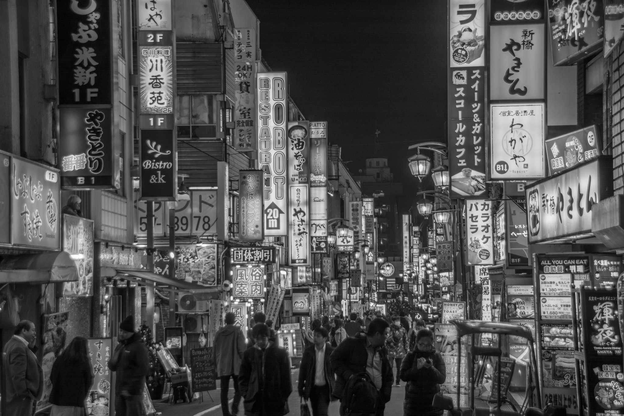Sigma 18-250mm F3.5-6.3 DC Macro OS HSM sample photo. Shibuya nightlife photography