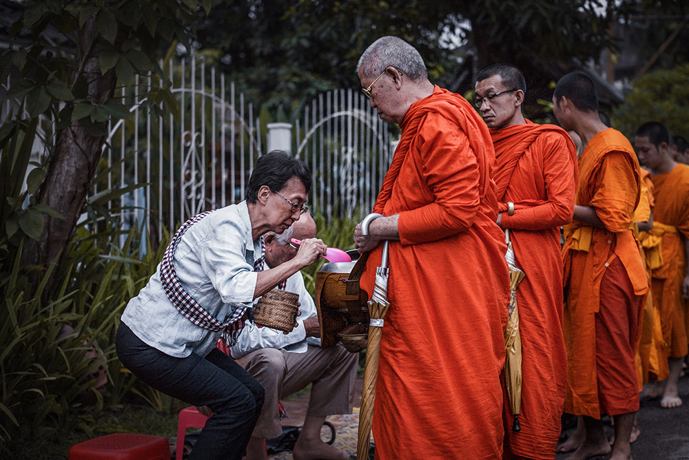 Elmarit-M 1:2.8/21 ASPH. sample photo. Morning alms photography