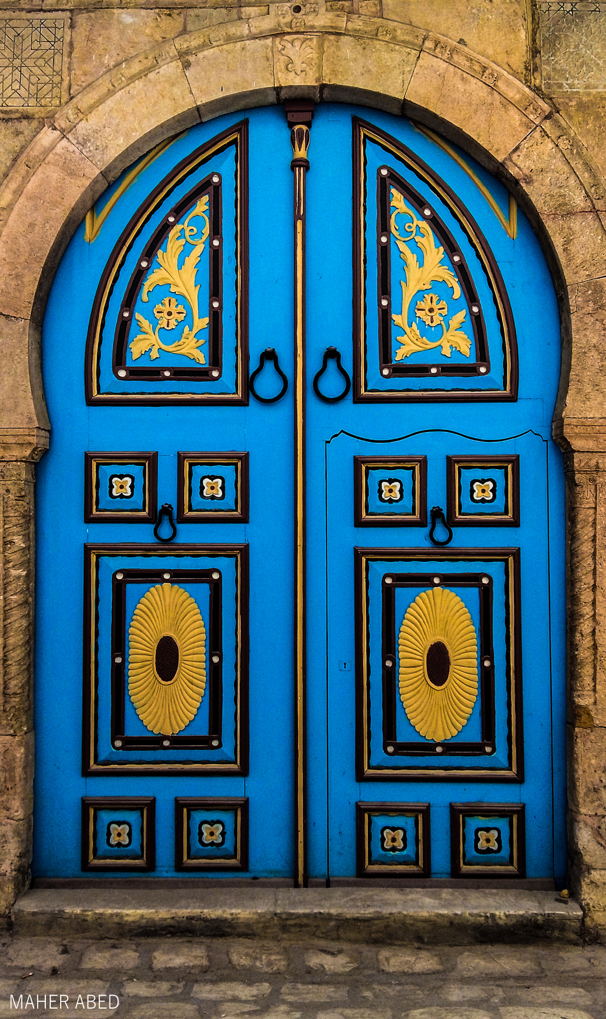 Samsung Galaxy A7 sample photo. Medina's doors photography