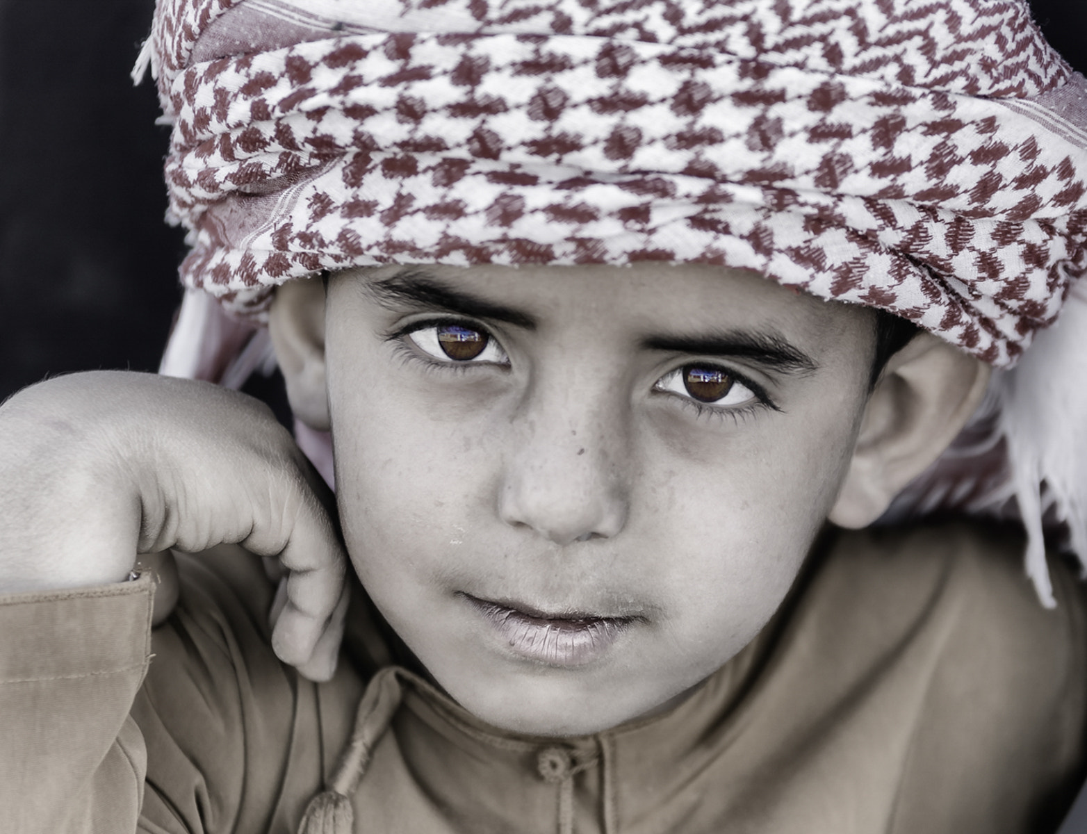 Sigma 70-200mm F2.8 EX DG OS HSM sample photo. Omani boy badoo photography