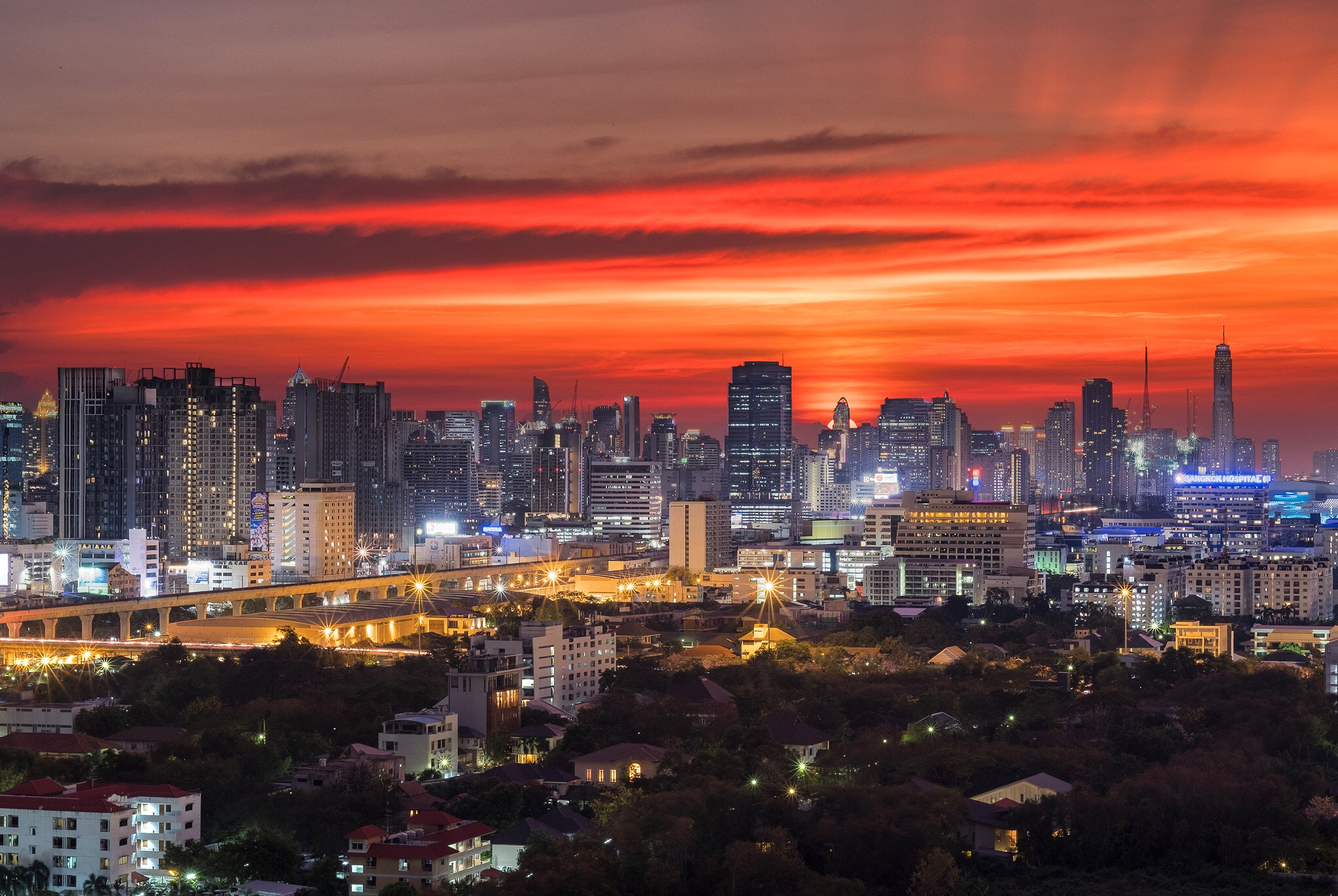 Fujifilm X-T2 + Fujifilm XF 56mm F1.2 R sample photo. Bangkok city at sunset photography