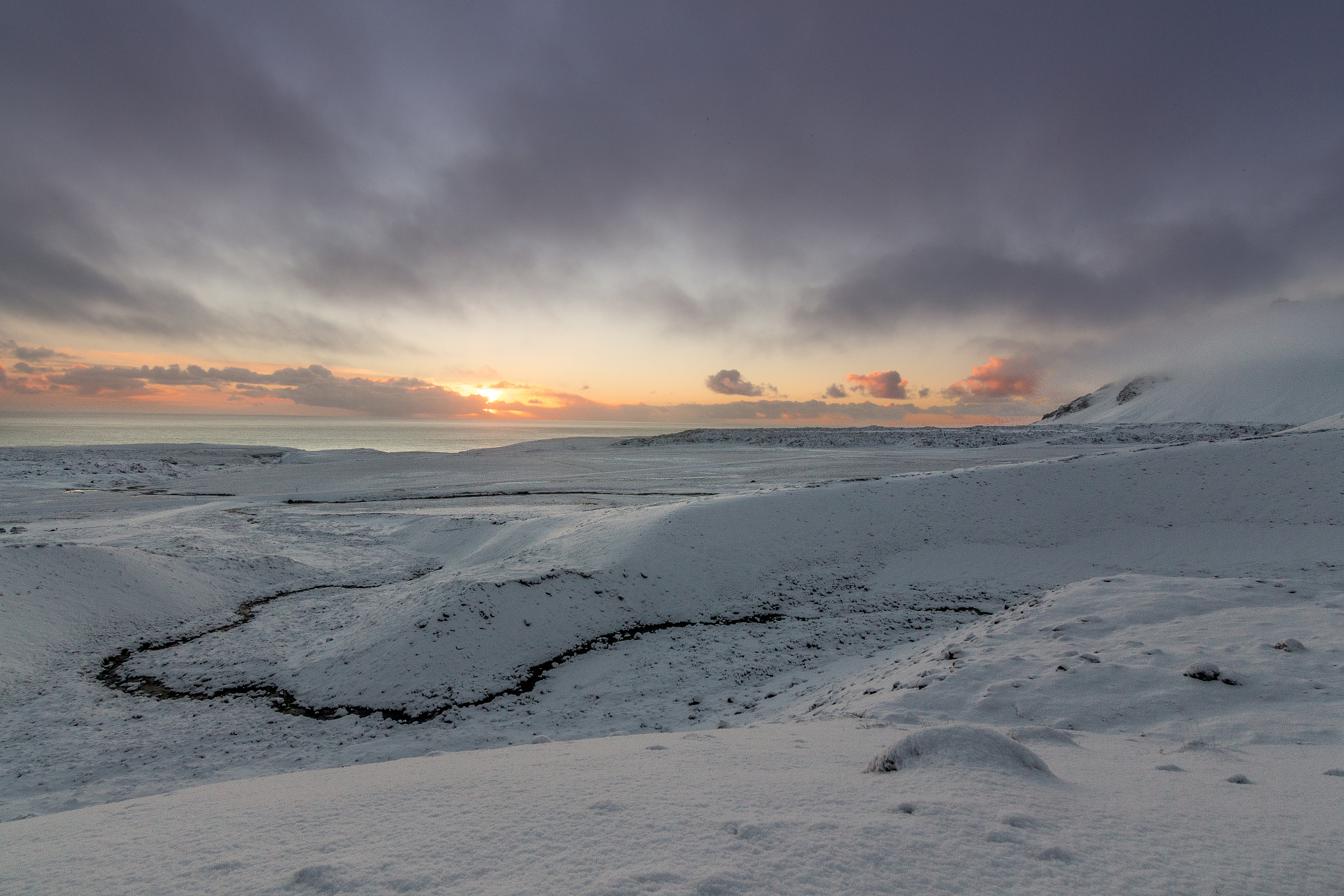 Canon EOS 700D (EOS Rebel T5i / EOS Kiss X7i) + Tokina AT-X Pro 11-16mm F2.8 DX sample photo. Beautiful islandic winter photography