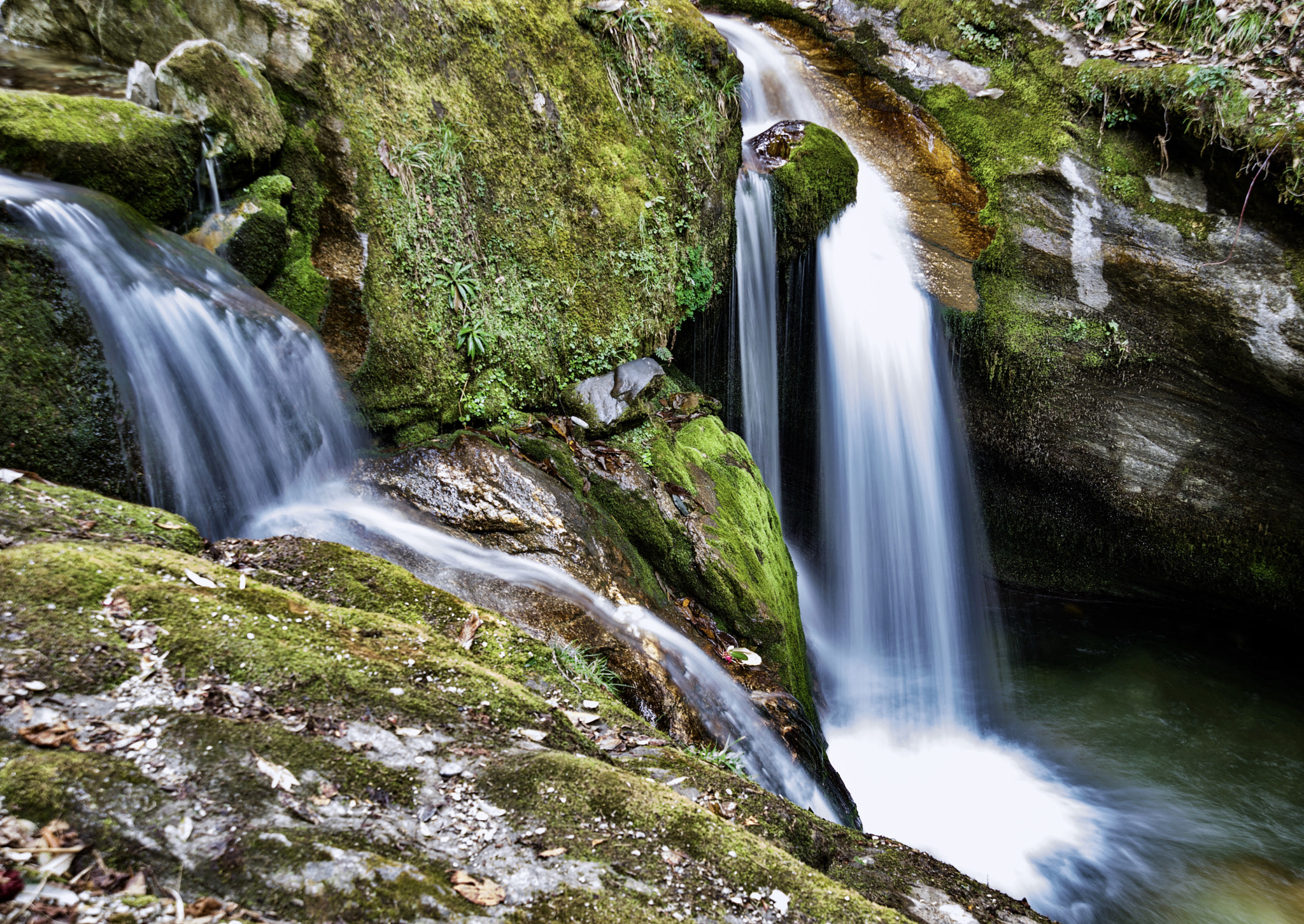 Nikon AF Nikkor 24-85mm F2.8-4D IF sample photo. Falls of nepal photography