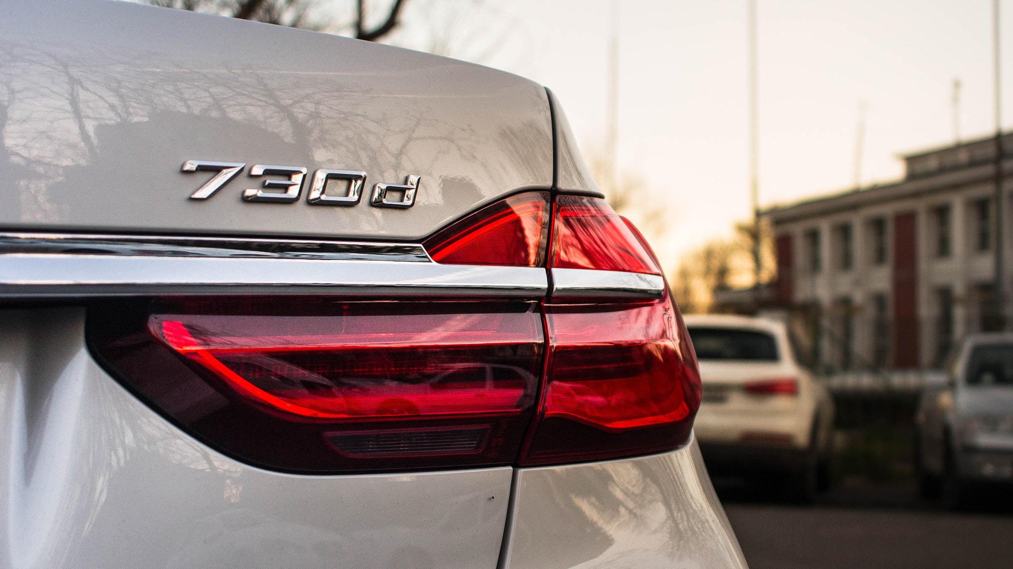 Canon EF-S 24mm F2.8 STM sample photo. Bmw 7 series photography
