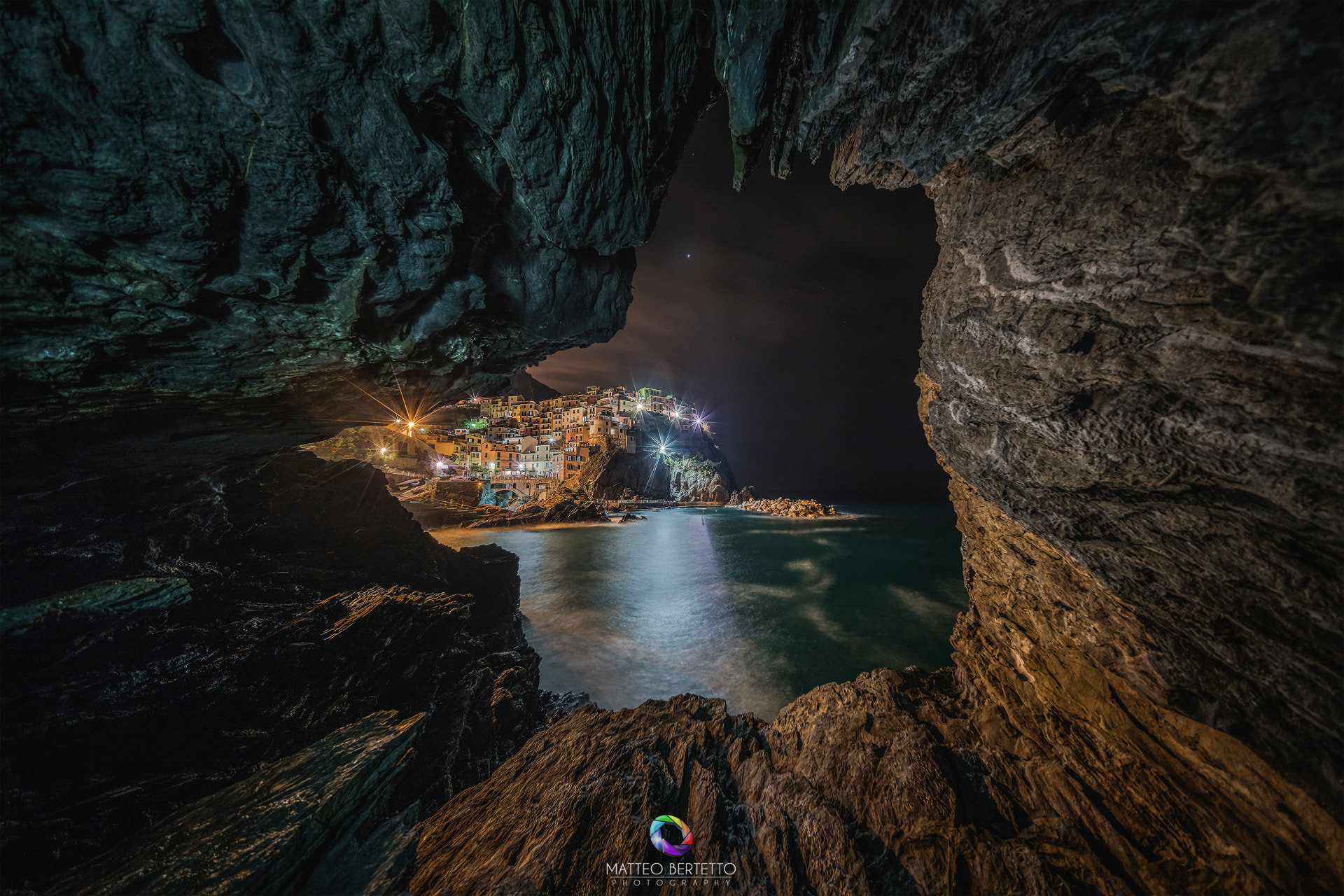 Voigtlander HELIAR-HYPER WIDE 10mm F5.6 sample photo. Manarola - 5 terre photography