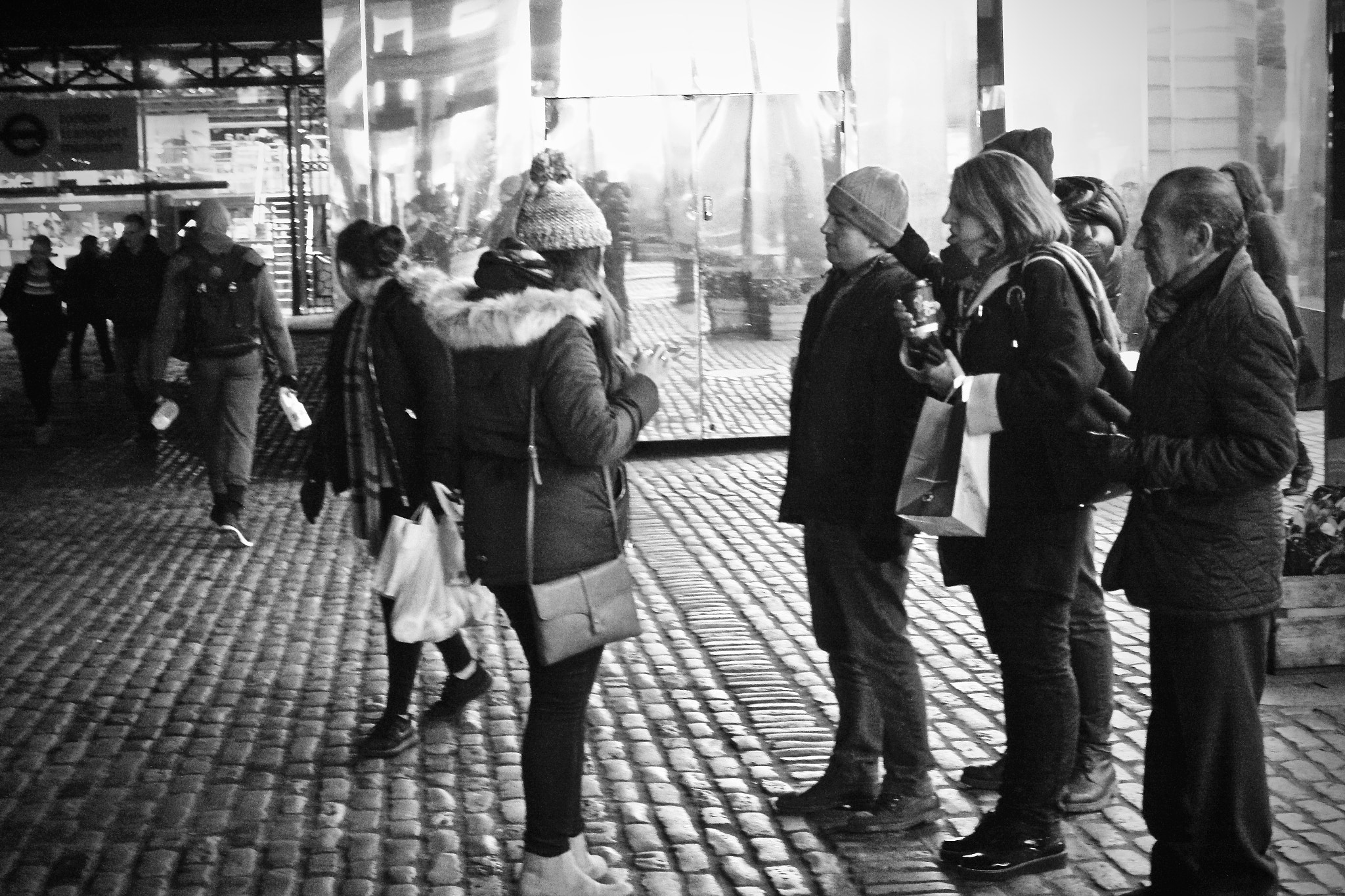 Sony Cyber-shot DSC-RX100 IV + Sony 24-70mm F1.8-2.8 sample photo. Covent garden piazza, london, uk. photography