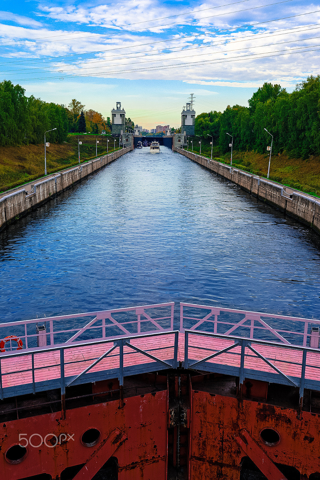 Nikon AF-S Nikkor 18-35mm F3.5-4.5G ED sample photo. River gates in action photography