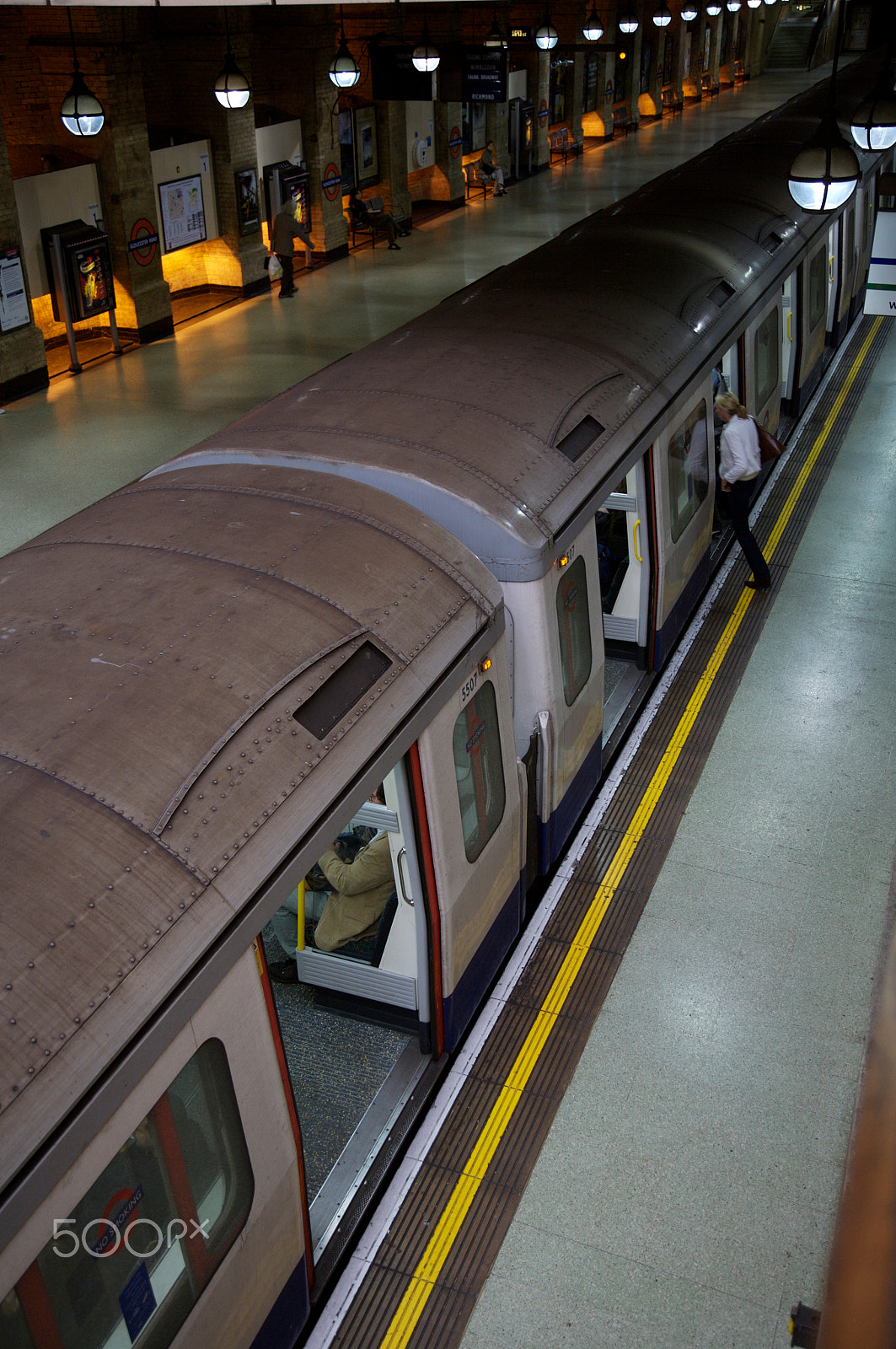 Canon EOS 5D sample photo. London train underground transport photography