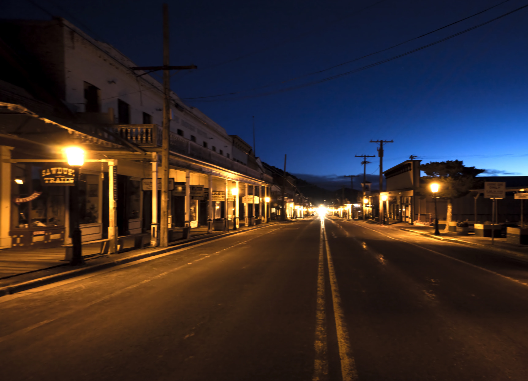 Sony a7 + Sony E 10-18mm F4 OSS sample photo. Main street photography