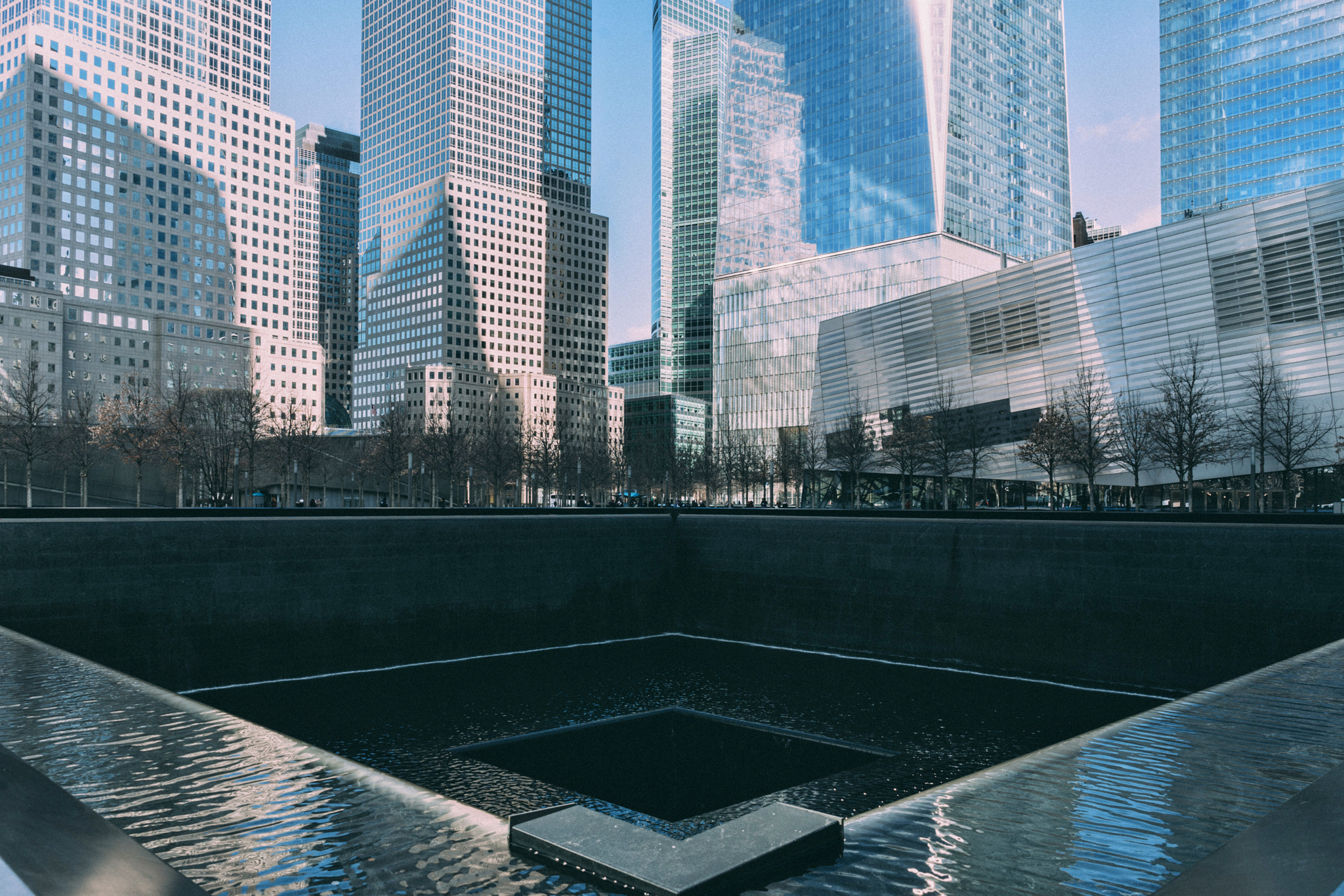 Sony FE 28mm F2 sample photo. Ground zero@nyc worldtradecenter photography