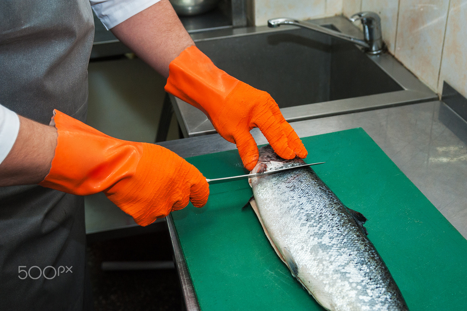 Nikon AF-S Nikkor 28-70mm F2.8 ED-IF sample photo. Cutting salmon fish photography