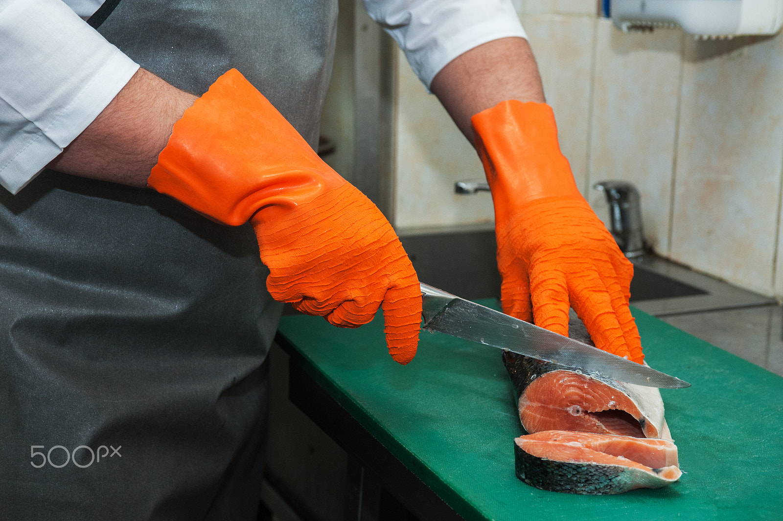 Nikon AF-S Nikkor 28-70mm F2.8 ED-IF sample photo. Cutting salmon fish photography