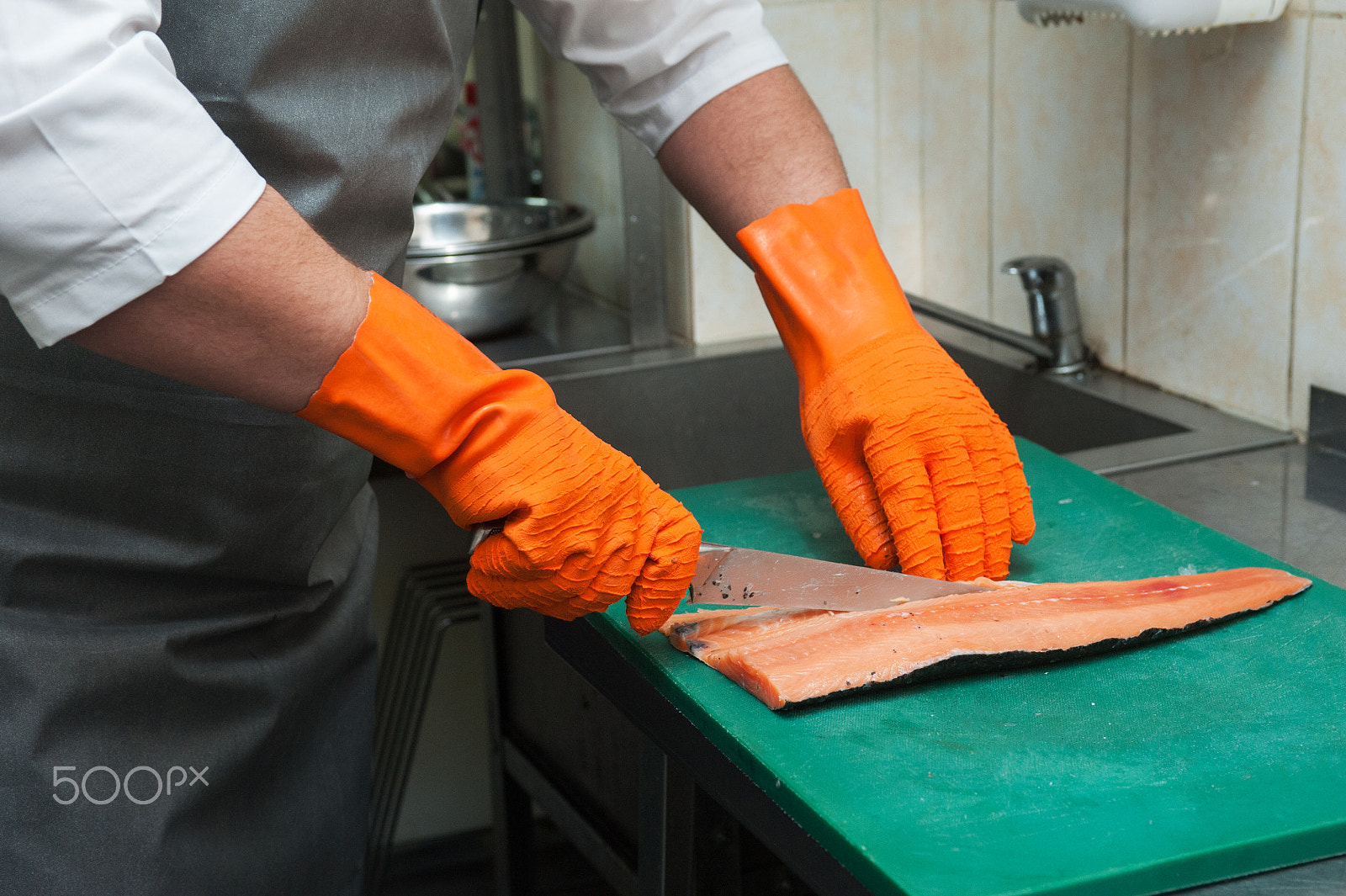 Nikon AF-S Nikkor 28-70mm F2.8 ED-IF sample photo. Cutting salmon fish photography