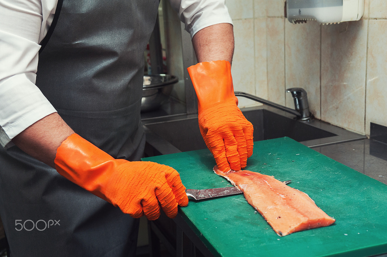 Nikon AF-S Nikkor 28-70mm F2.8 ED-IF sample photo. Cutting salmon fish photography