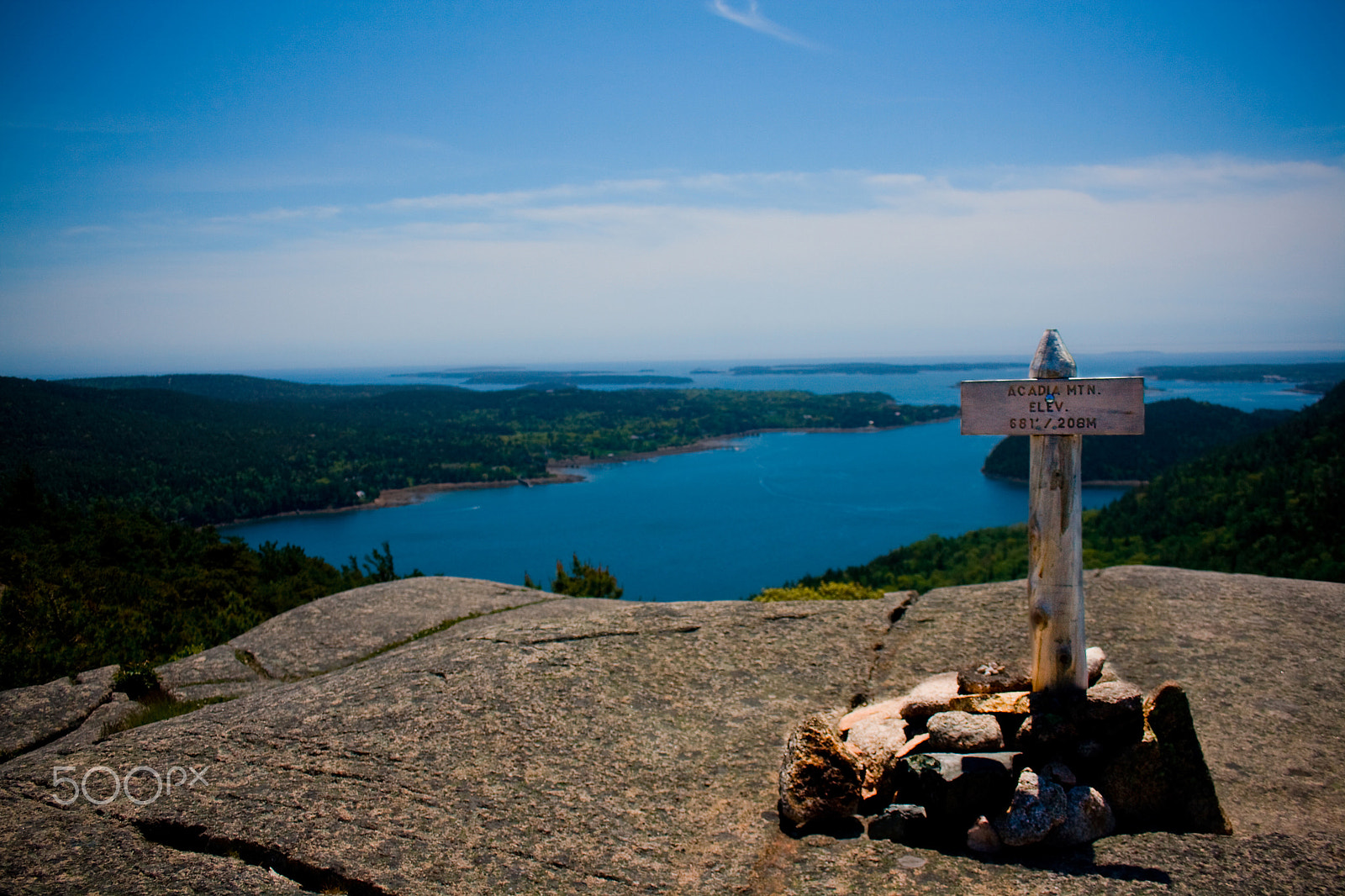 Canon EOS 400D (EOS Digital Rebel XTi / EOS Kiss Digital X) sample photo. Acadia mountain summit marker photography