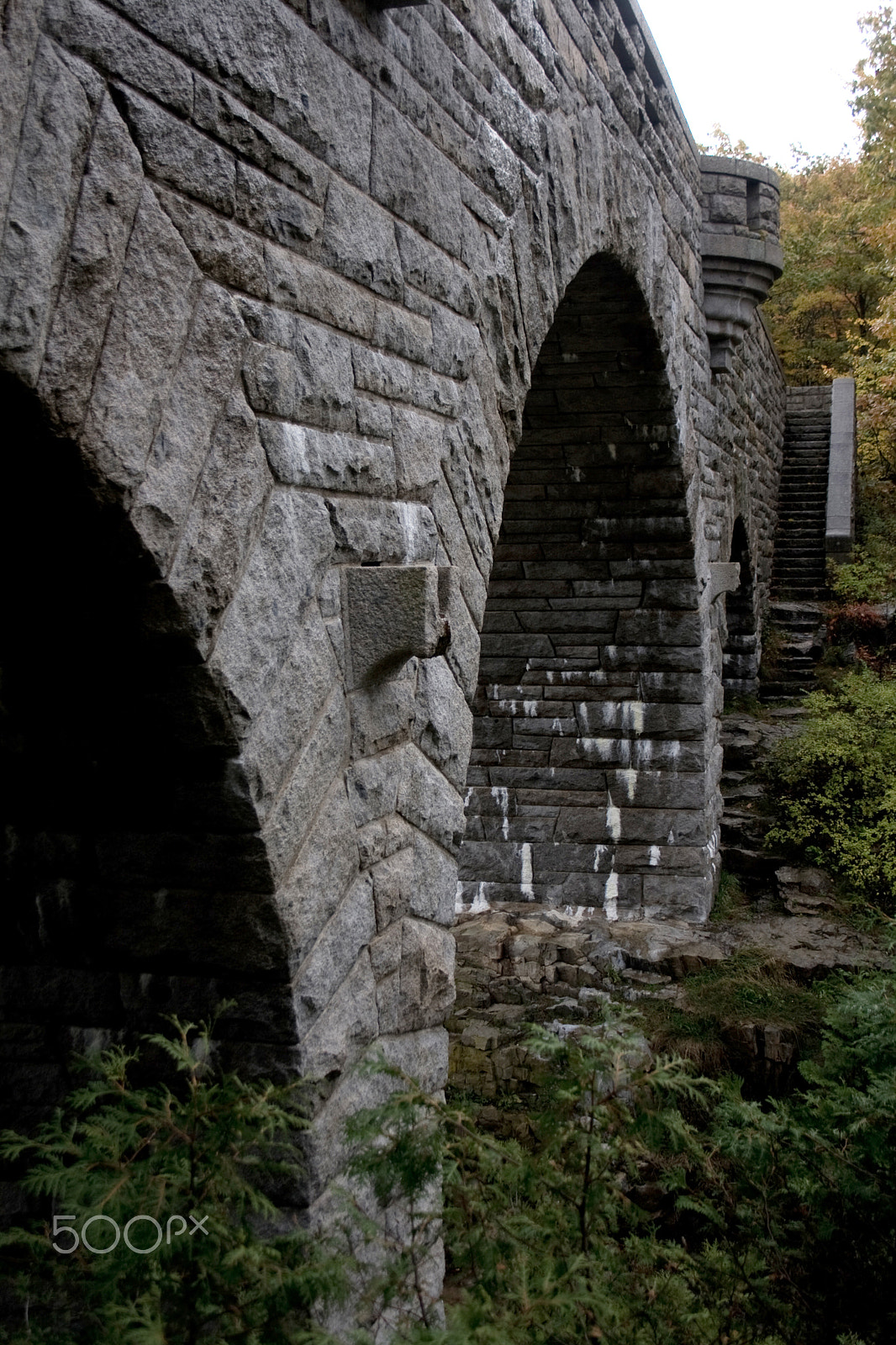 Canon EOS 400D (EOS Digital Rebel XTi / EOS Kiss Digital X) sample photo. Arched stone bridge with stairs at acadia national park photography