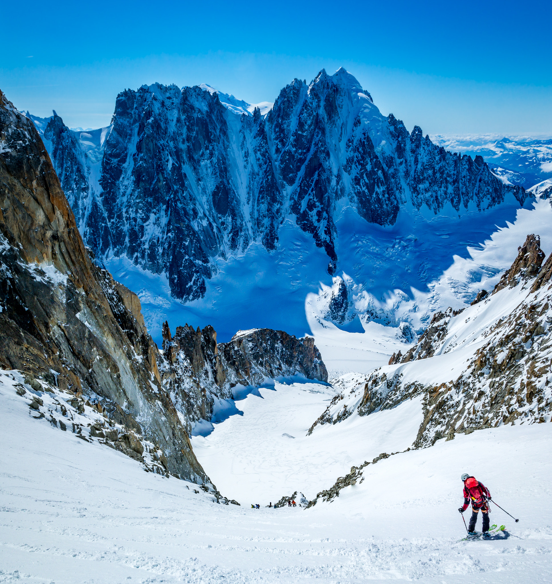 Samsung NX300 + Samsung NX 20-50mm F3.5-5.6 ED sample photo. Ski mountaineering  photography