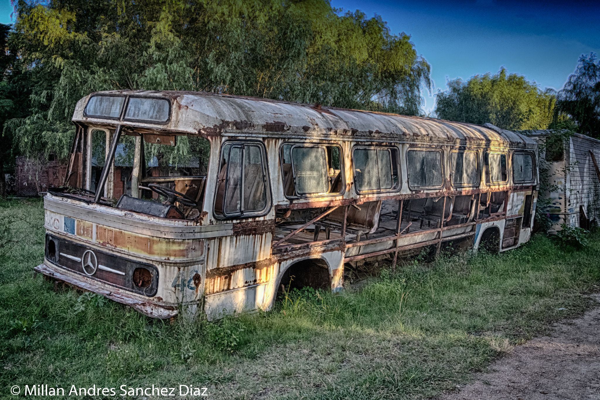 Fujifilm XC 16-50mm F3.5-5.6 OIS II sample photo. Old bus photography